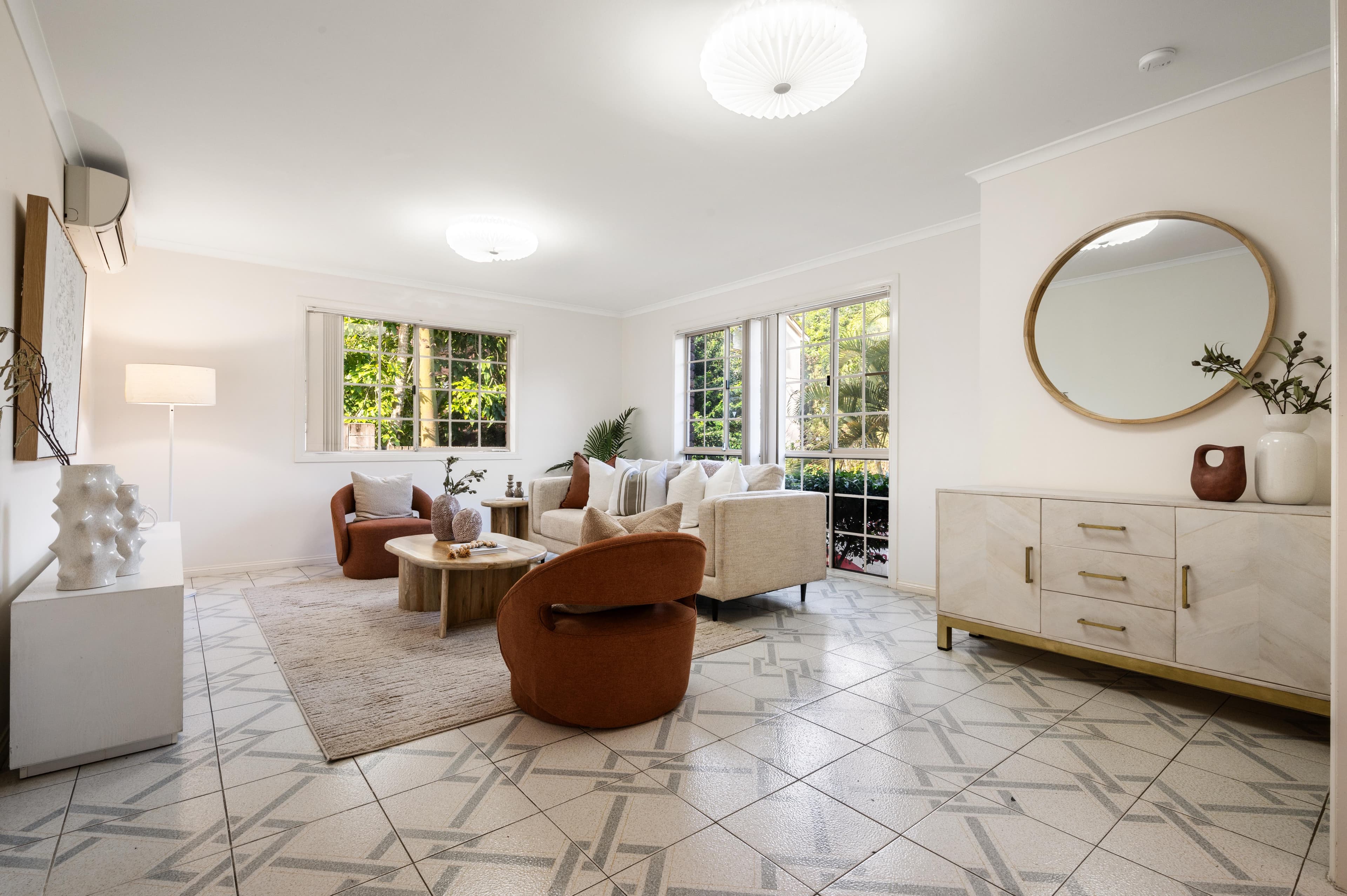 1/6 Shirley Street, Indooroopilly - Thumbnail 2