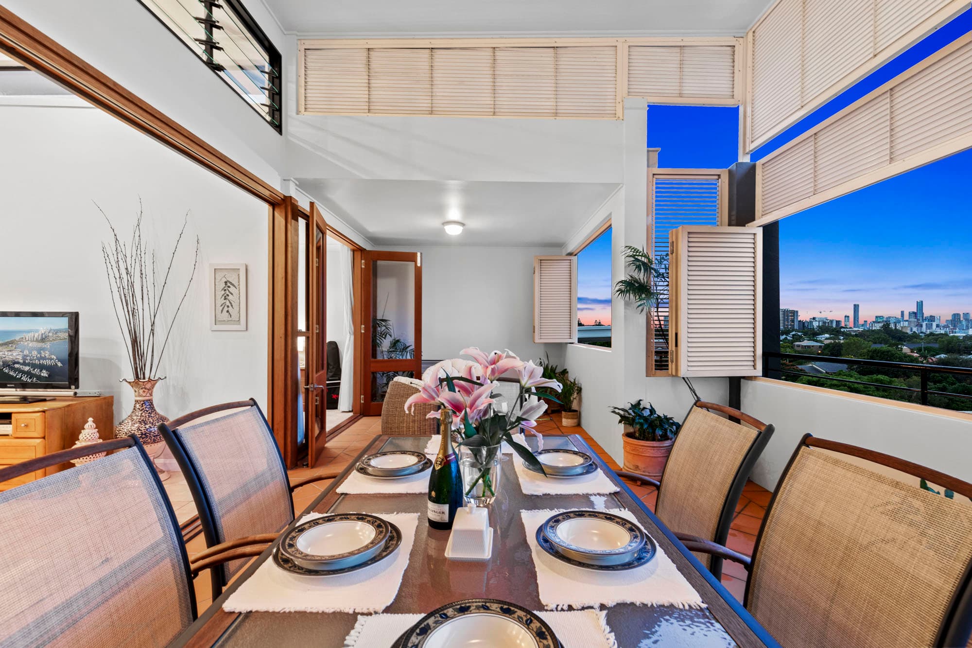 10/98 Cunningham Str..., Taringa - Image 1