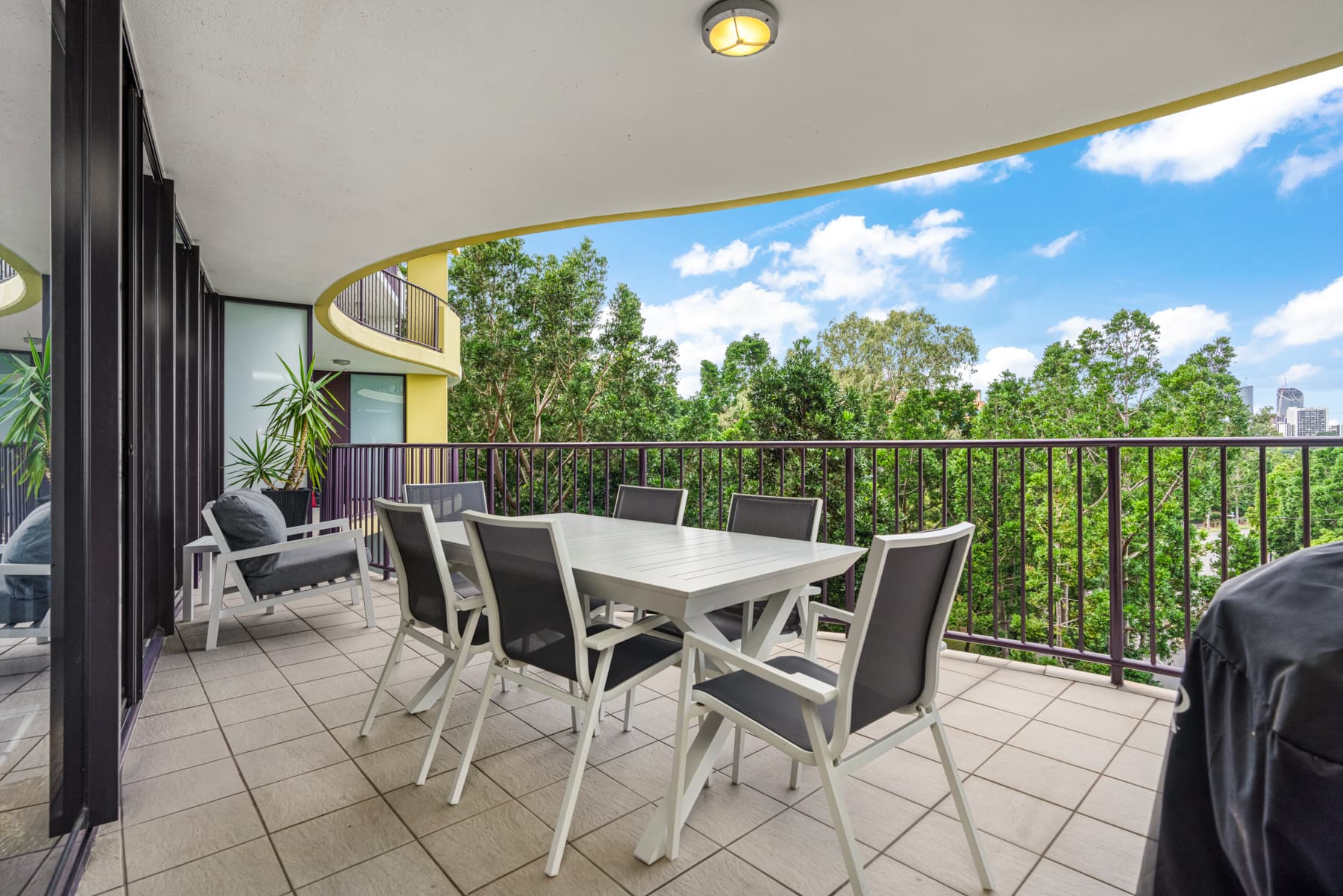 243/8 Land Street, Toowong - Thumbnail 2
