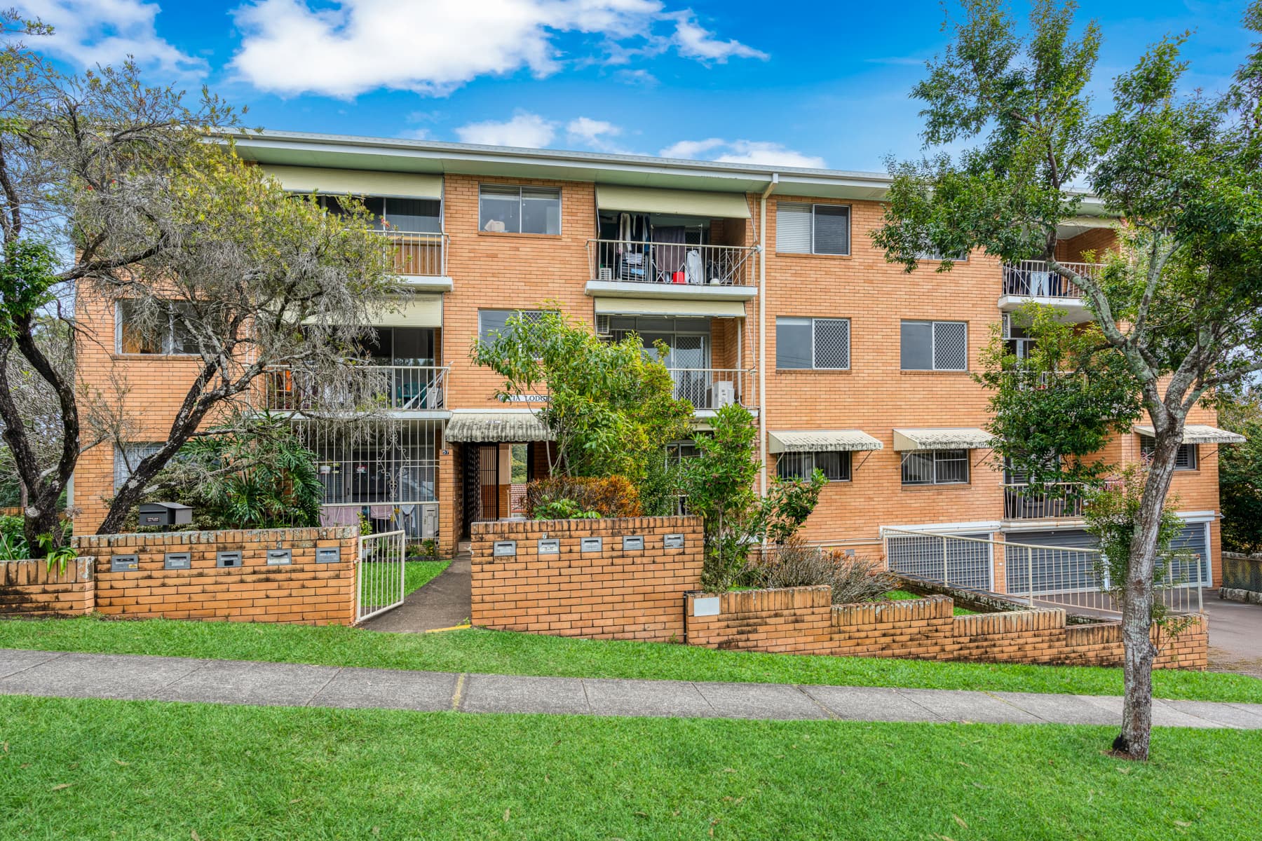 1/57 Brisbane Street, St Lucia - Image 1