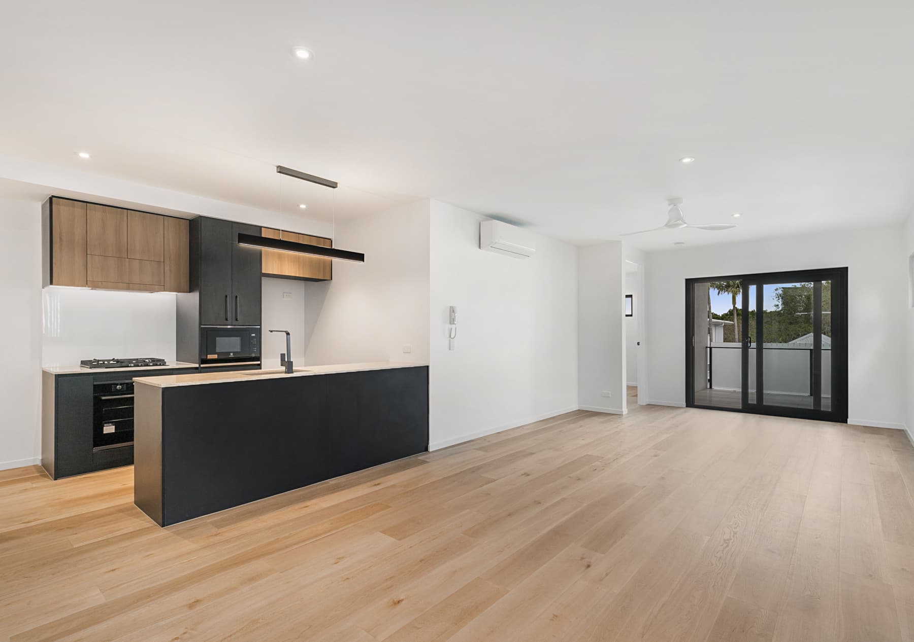 202/46 Warren Street, St Lucia - Image 1