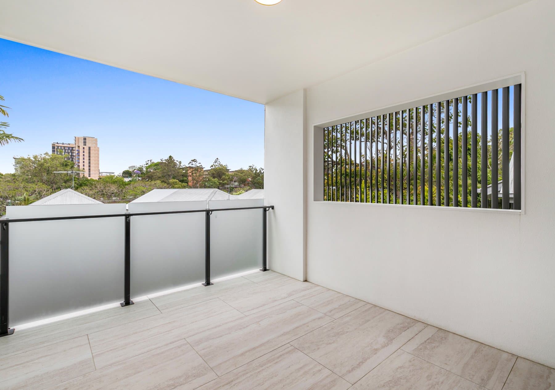 202/46 Warren Street, St Lucia - Thumbnail 3
