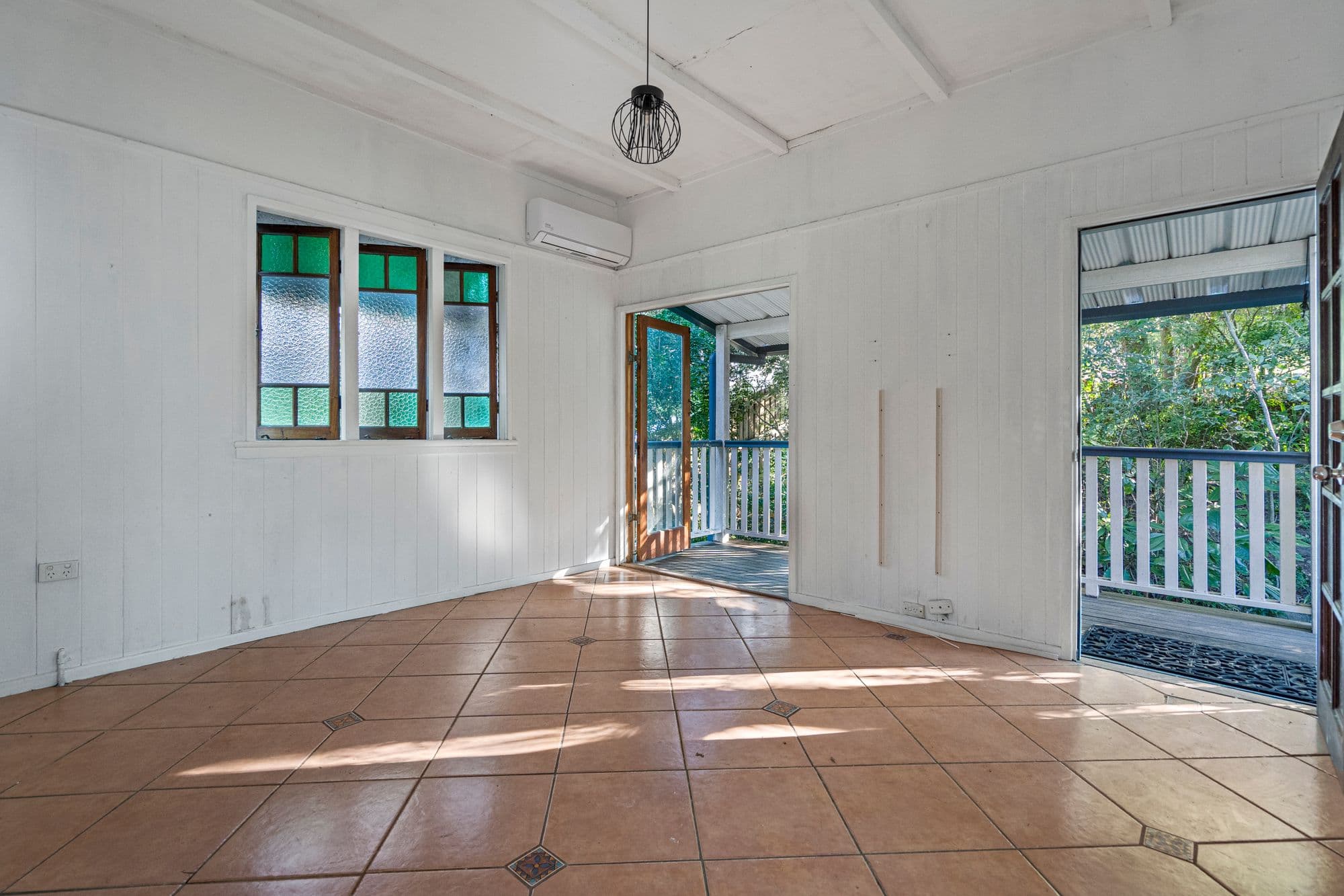 84 Russell Terrace, Indooroopilly - Thumbnail 4
