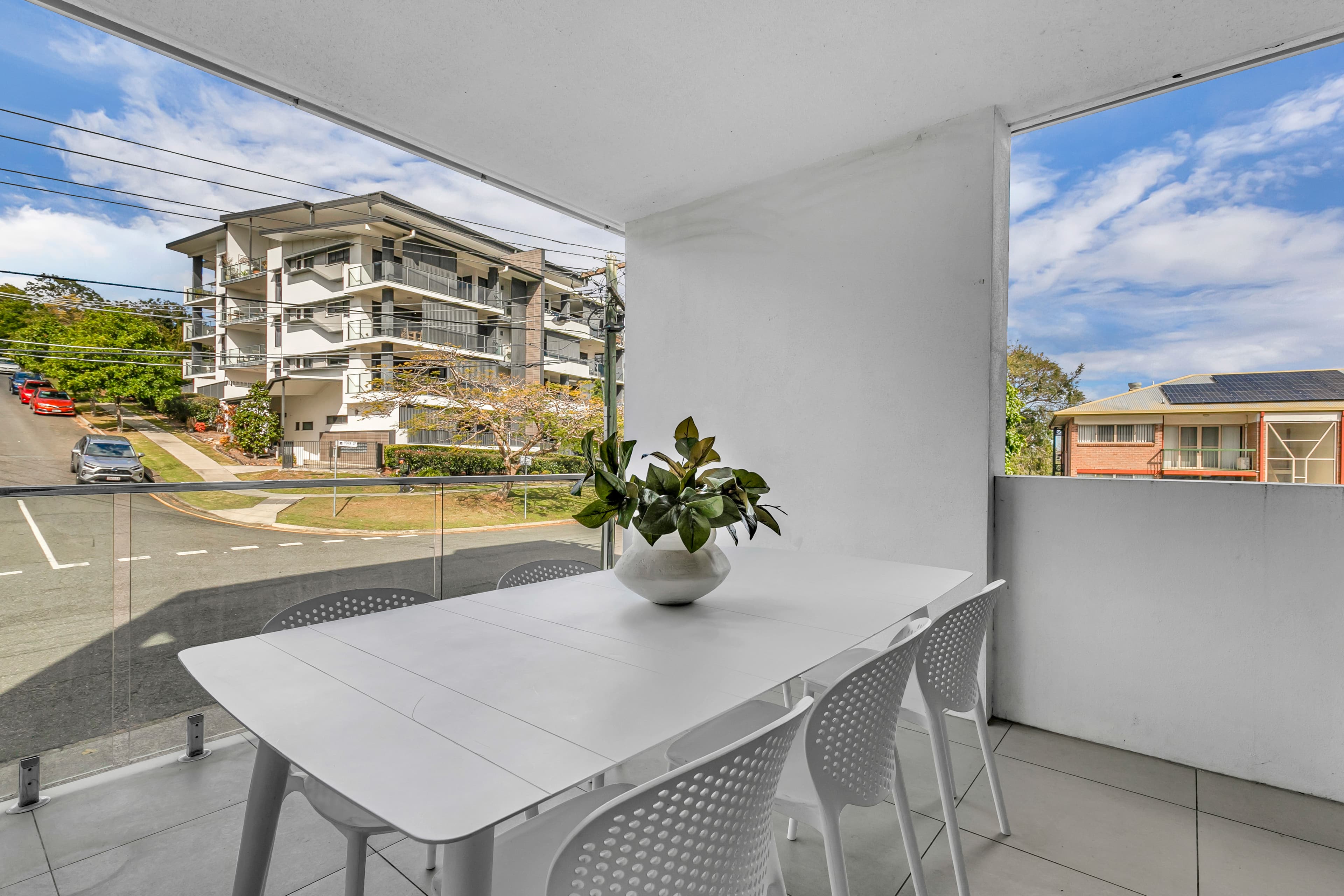 2/27 York Street, Indooroopilly - Thumbnail 4