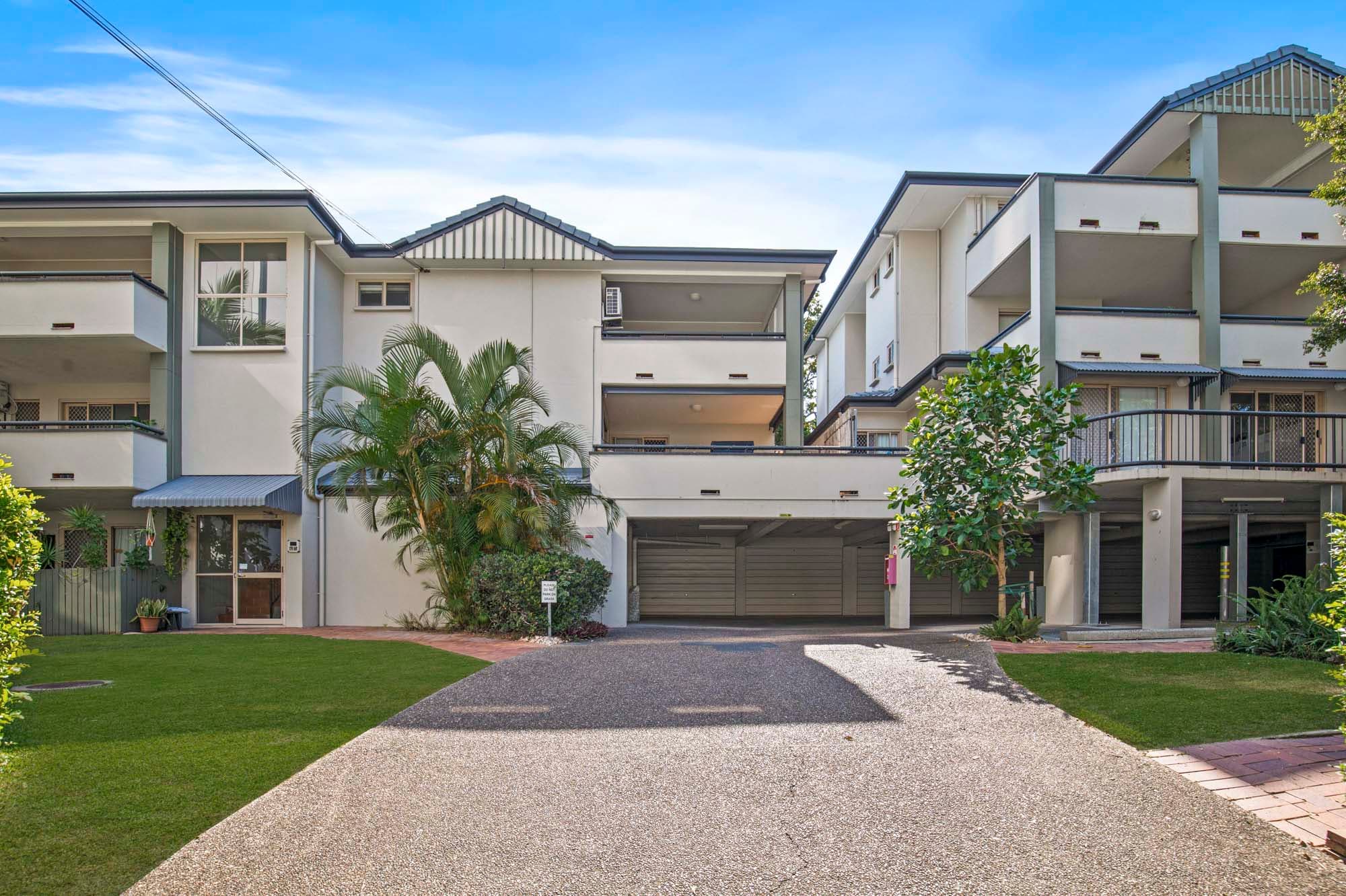 9/31 Glen Road, Toowong - Image 1