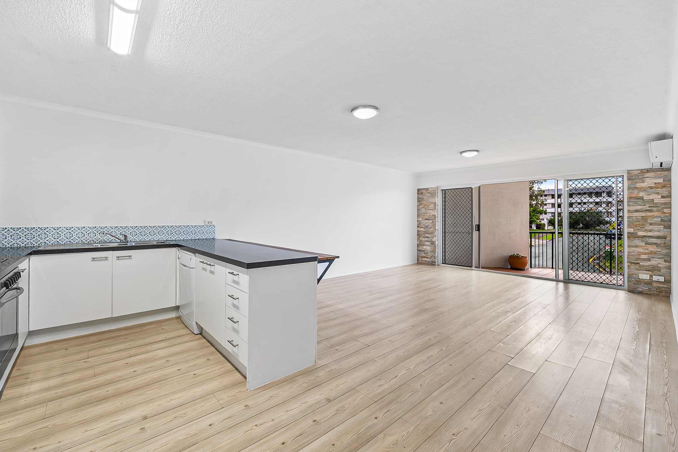 5/44 Edmund Street, Kings Beach - Thumbnail 3