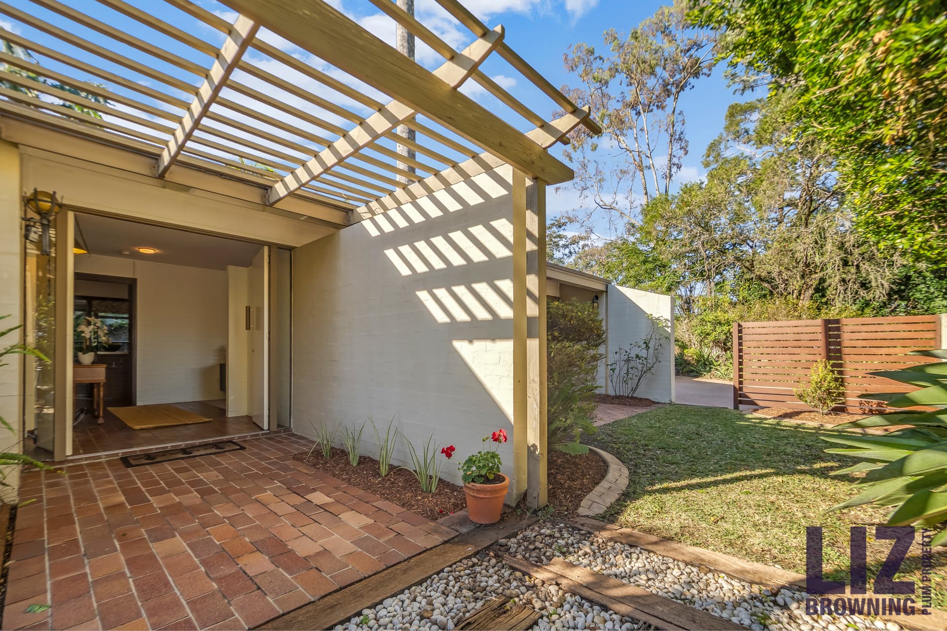 114 Kenmore Road, Kenmore - Thumbnail 3