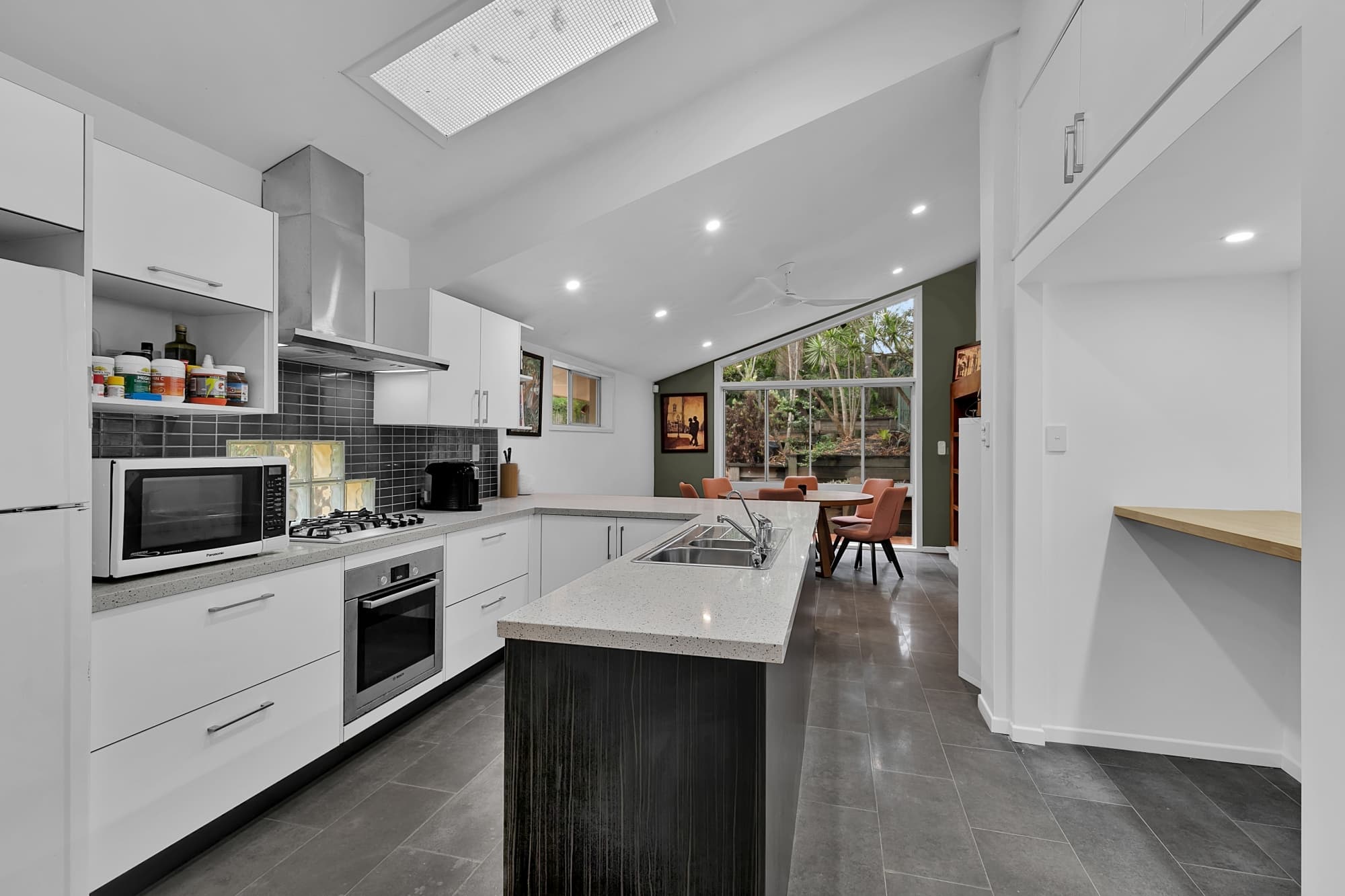 31 Clarina Street, Chapel Hill - Thumbnail 2