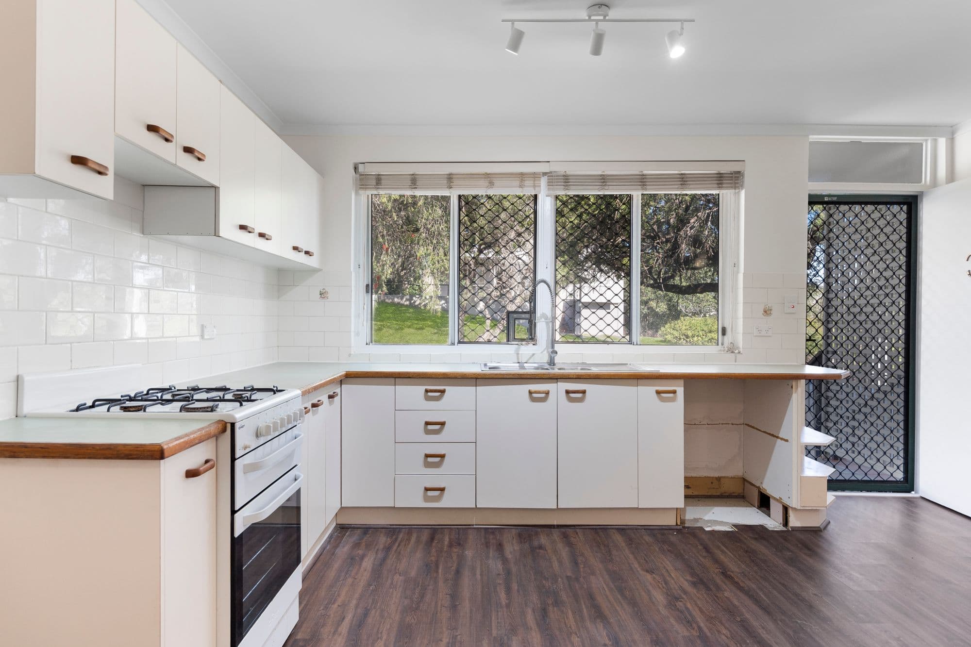 3/43 Saunders Street, Indooroopilly - Thumbnail 4