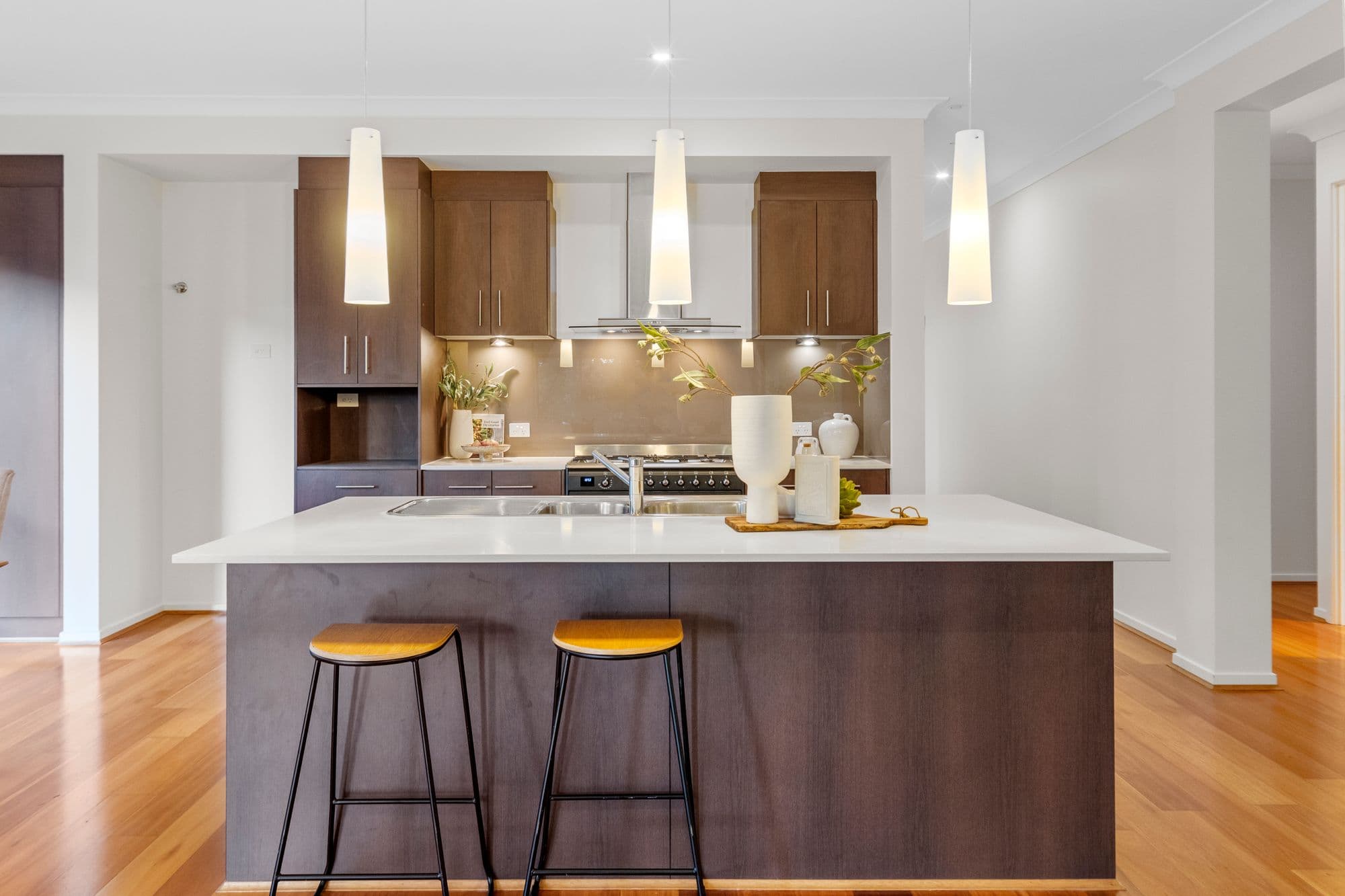 27 Kenmore Road, Kenmore - Thumbnail 8
