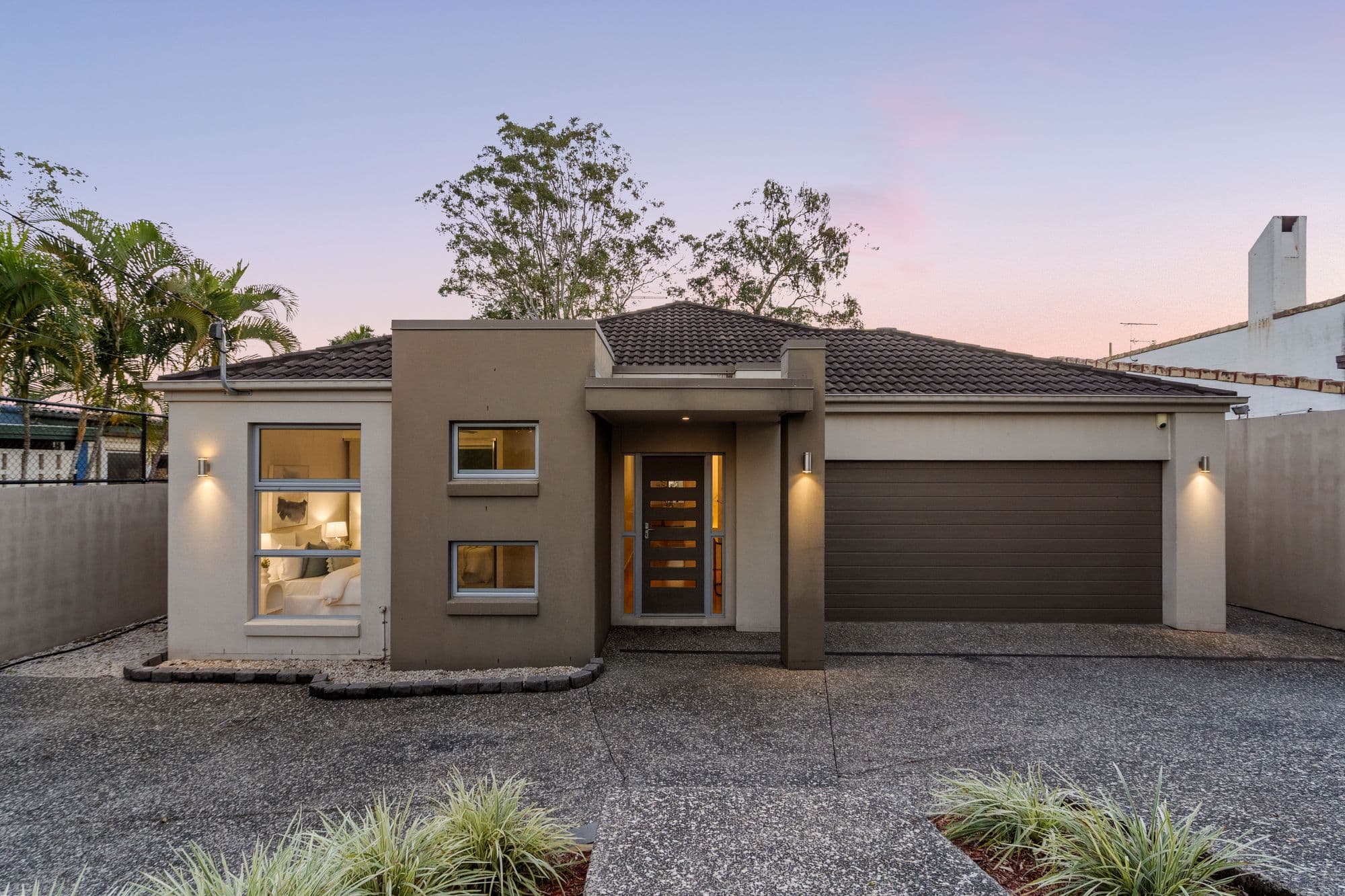 27 Kenmore Road, Kenmore - Image 1