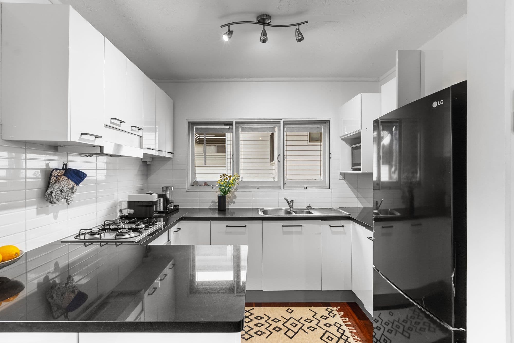 6/19 Quinn Street, Toowong - Thumbnail 2