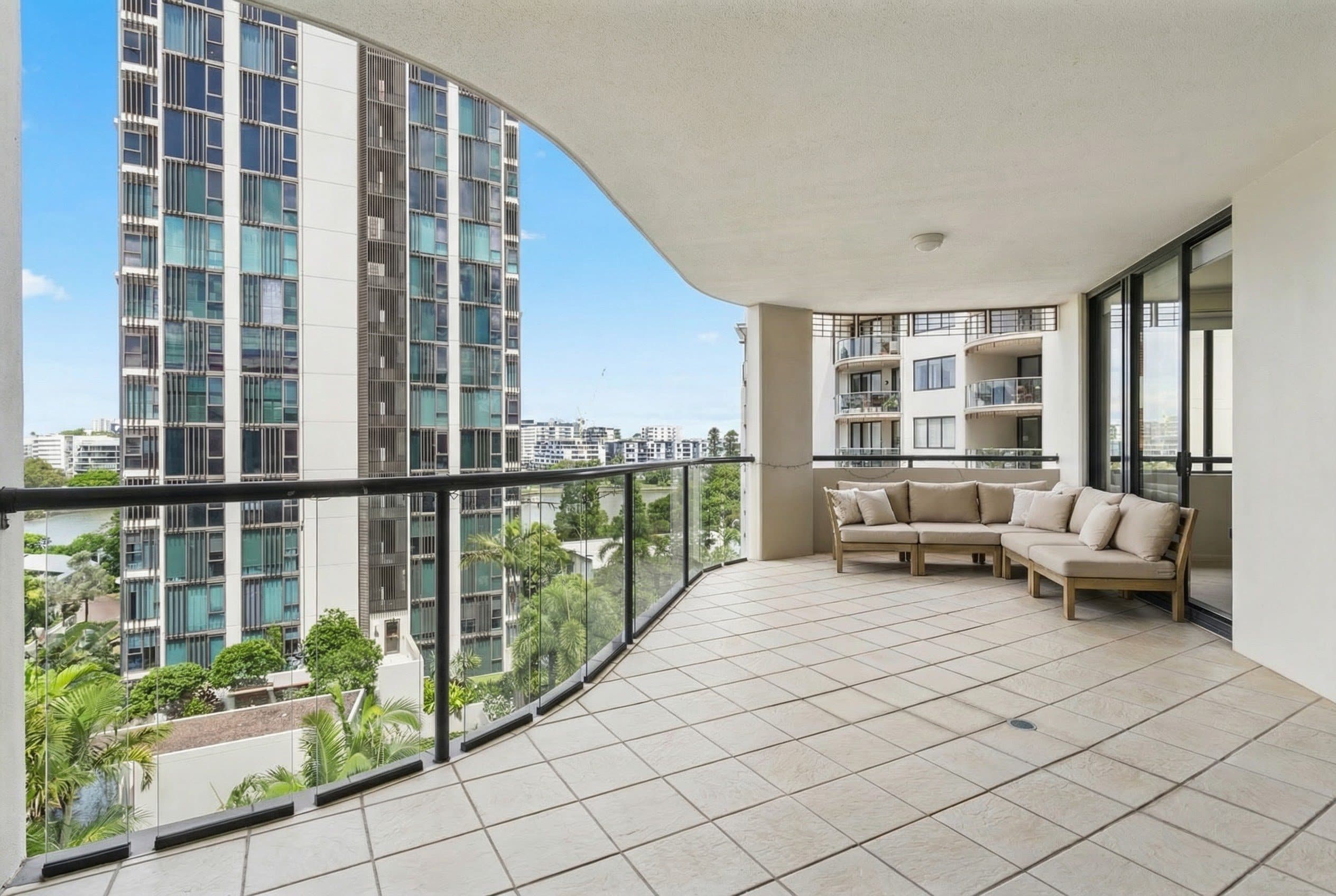 166/7 Land Street, Toowong - Image 1