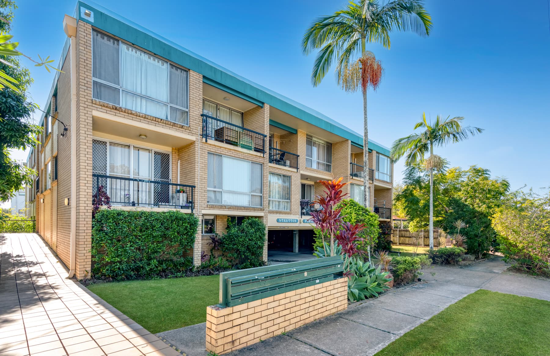 14/52 Sisley Street, St Lucia - Thumbnail 2