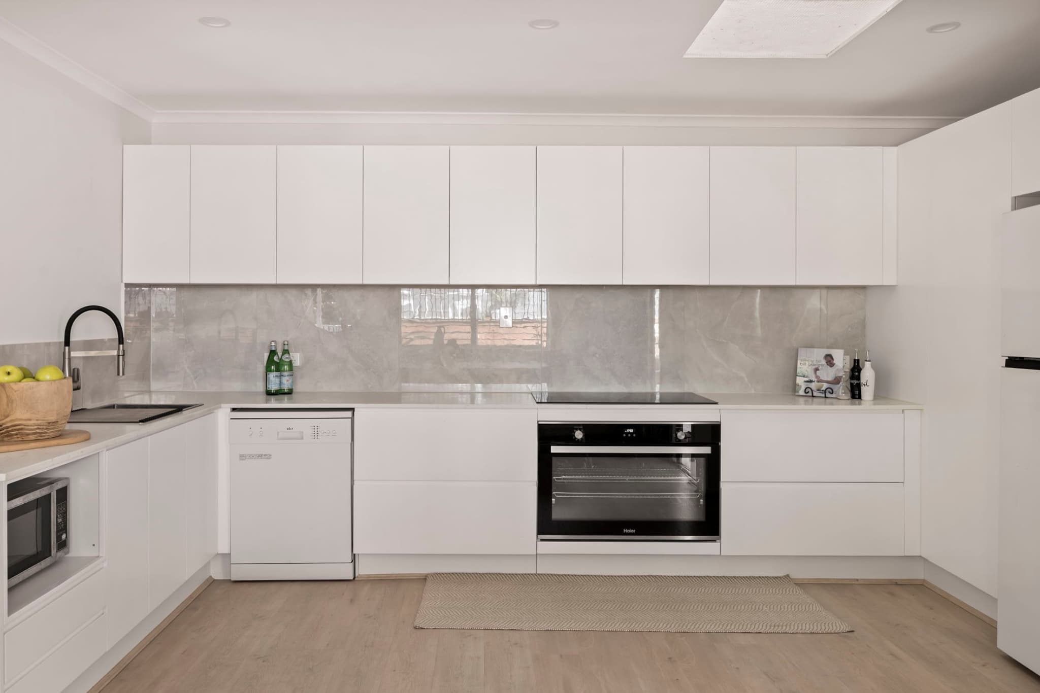 10 Fairweather Stree..., Kenmore - Thumbnail 4
