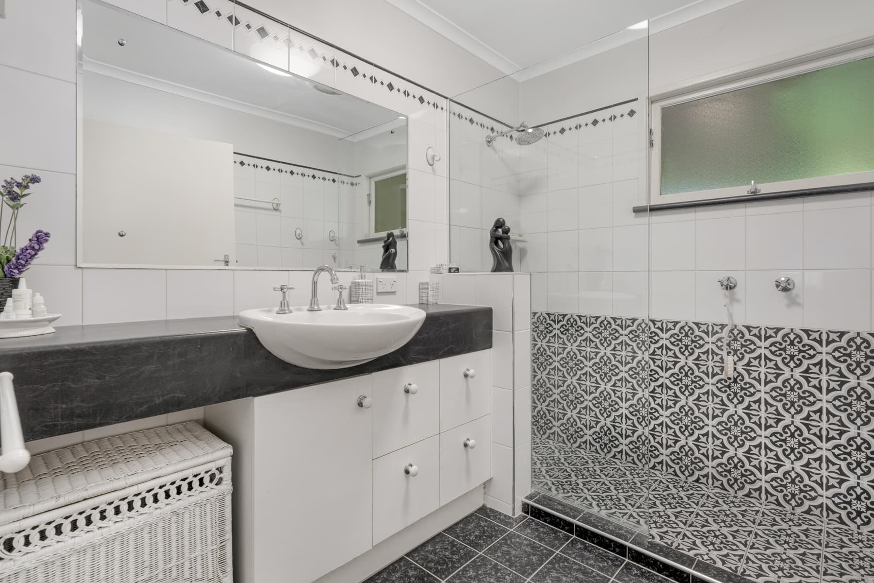 10 Balmore Street, Indooroopilly - Thumbnail 7