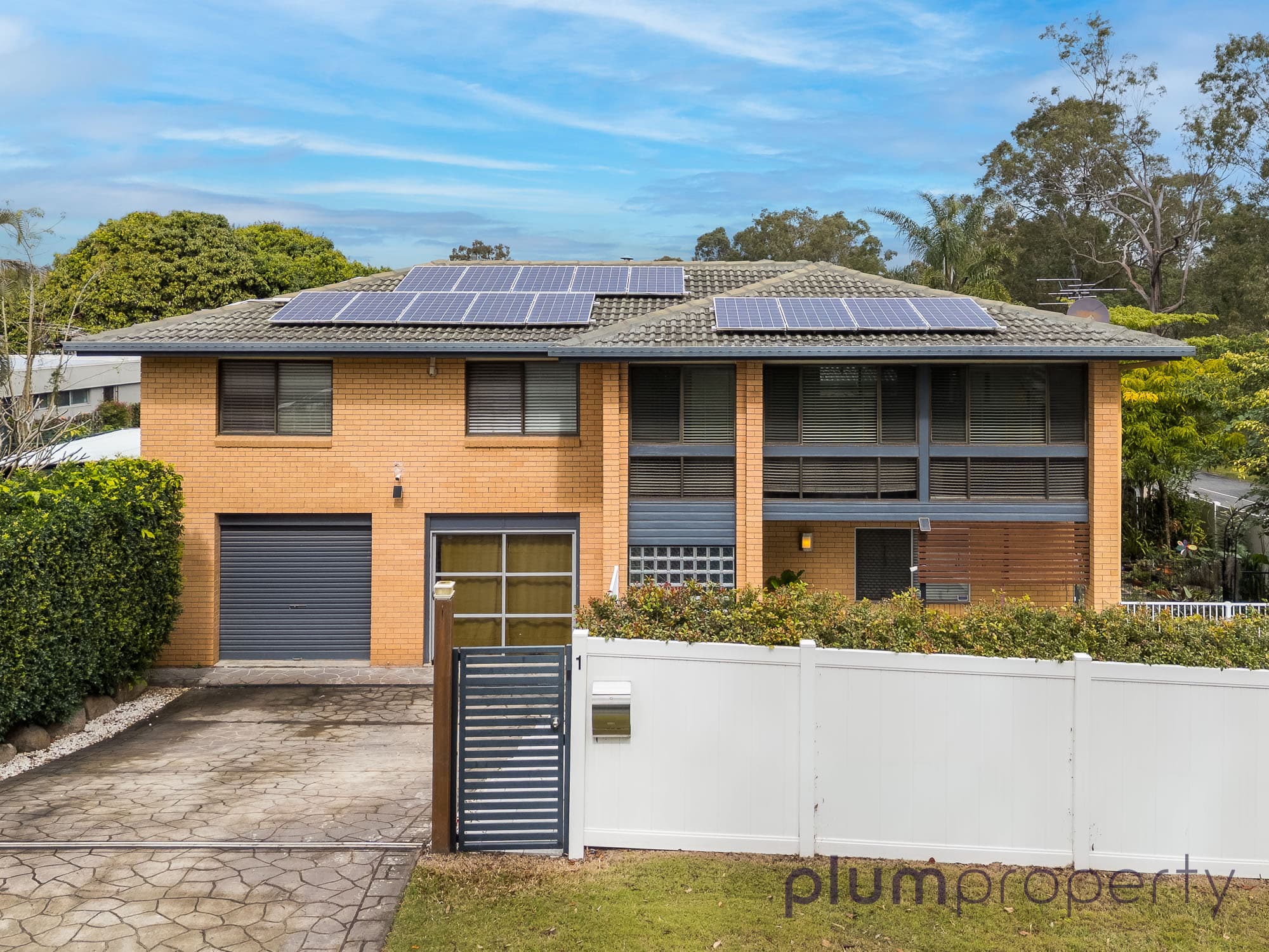 1 Winking Street, Chapel Hill - Thumbnail 2