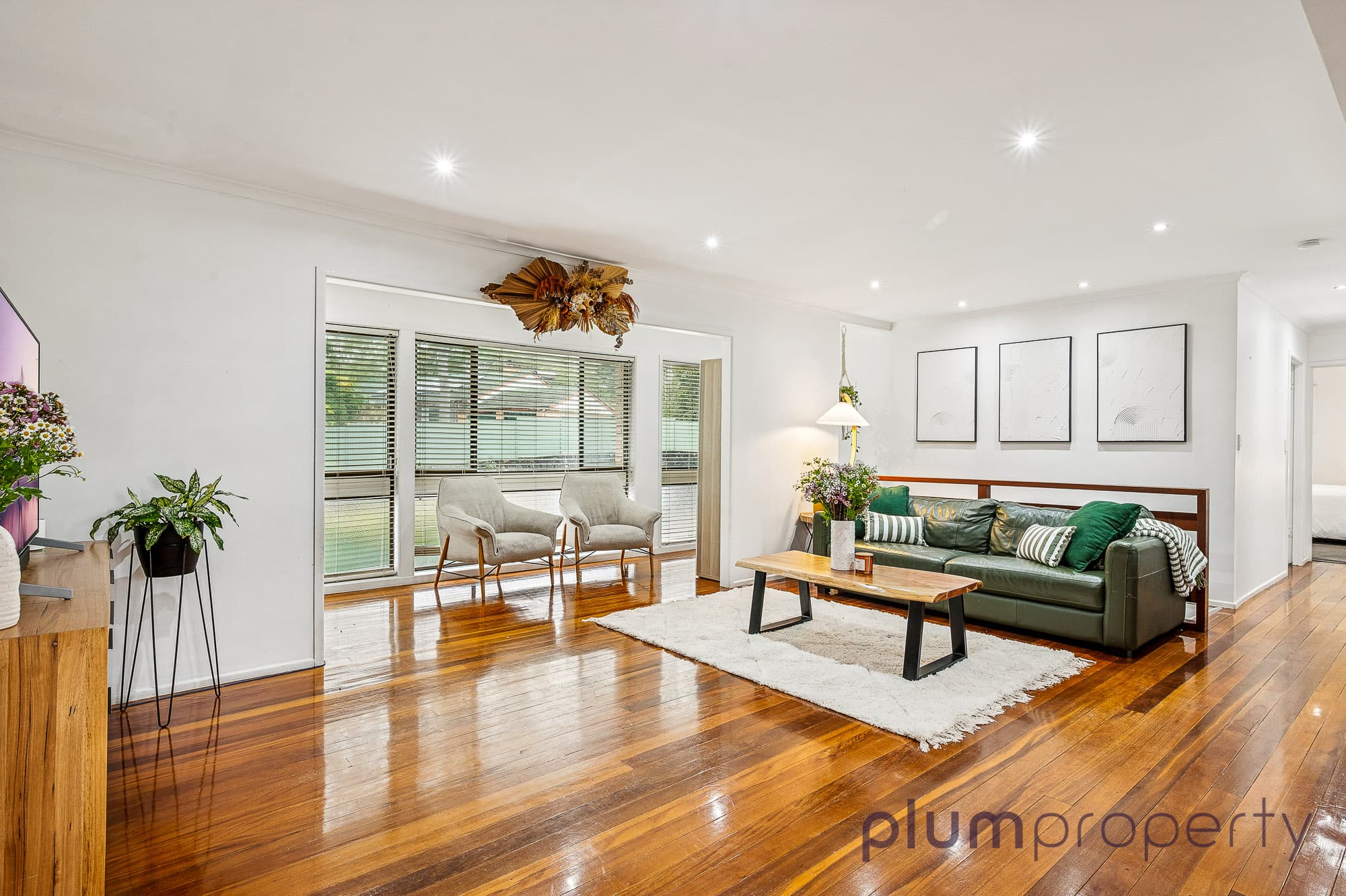1 Winking Street, Chapel Hill - Thumbnail 3