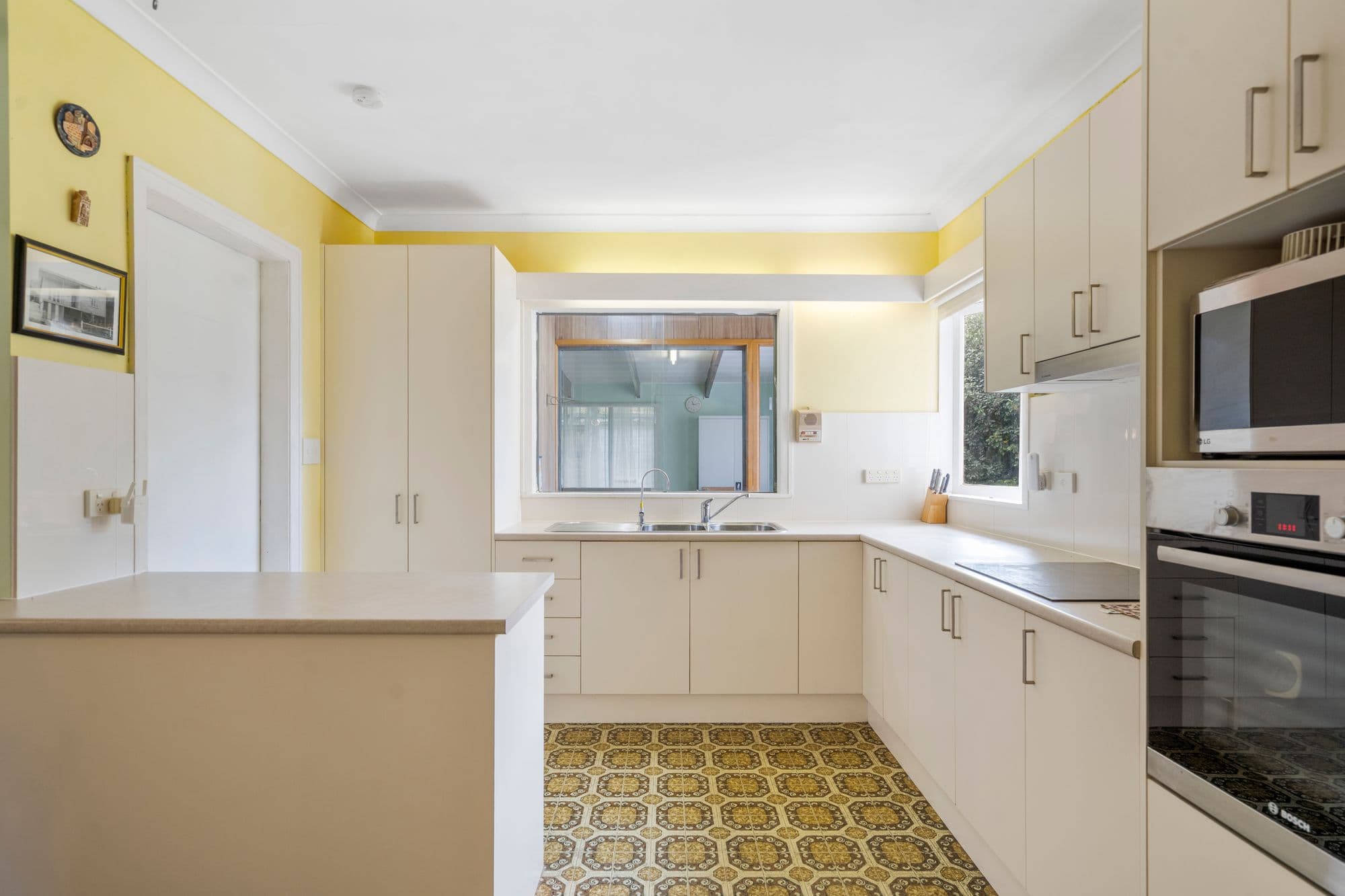 17 Disraeli Street, Indooroopilly - Thumbnail 5