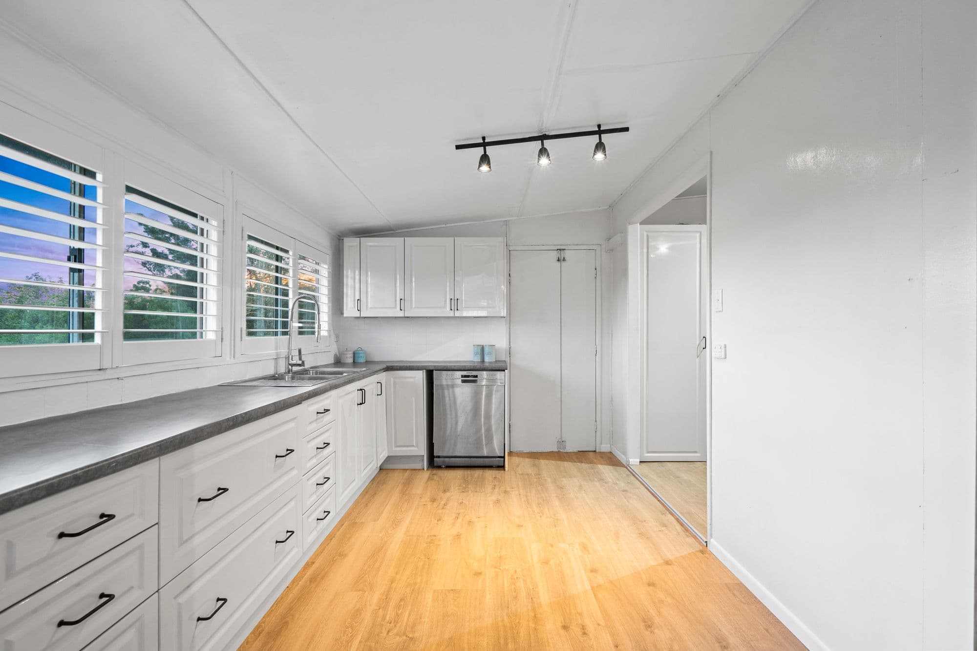 1124 South Pine Road, Arana Hills - Thumbnail 6