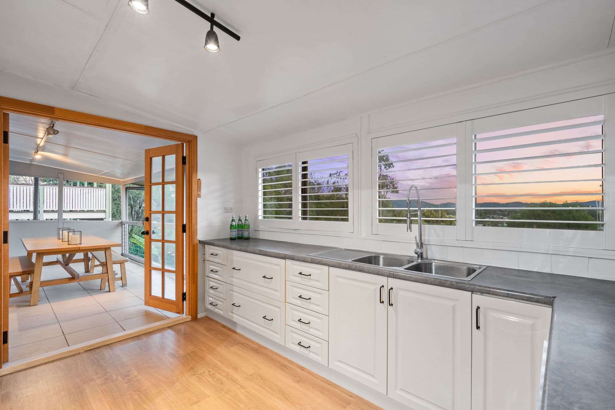 1124 South Pine Road, Arana Hills - Thumbnail 4