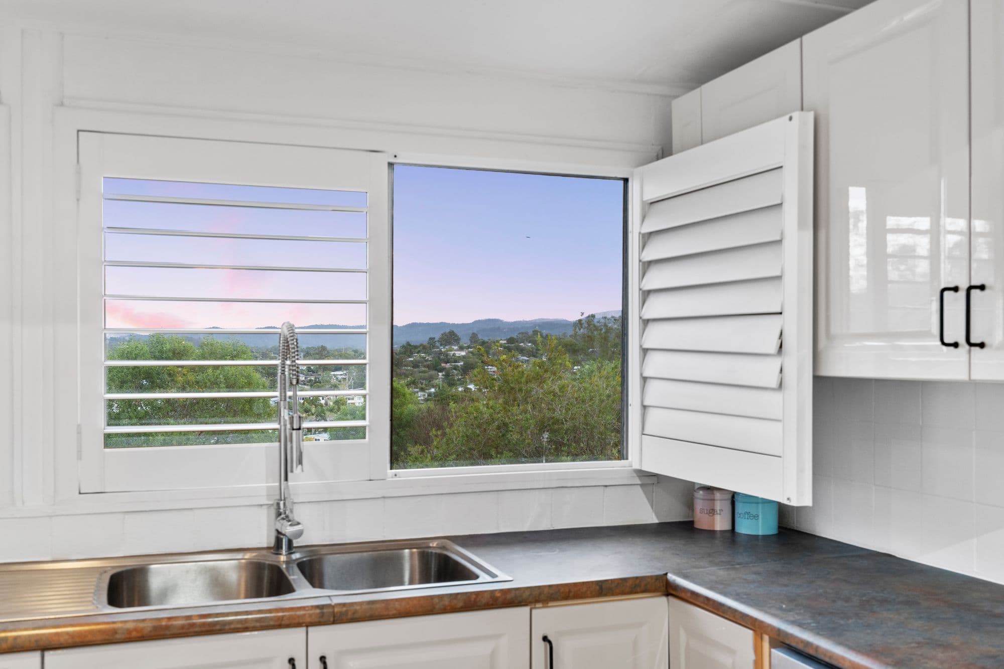 1124 South Pine Road, Arana Hills - Thumbnail 5