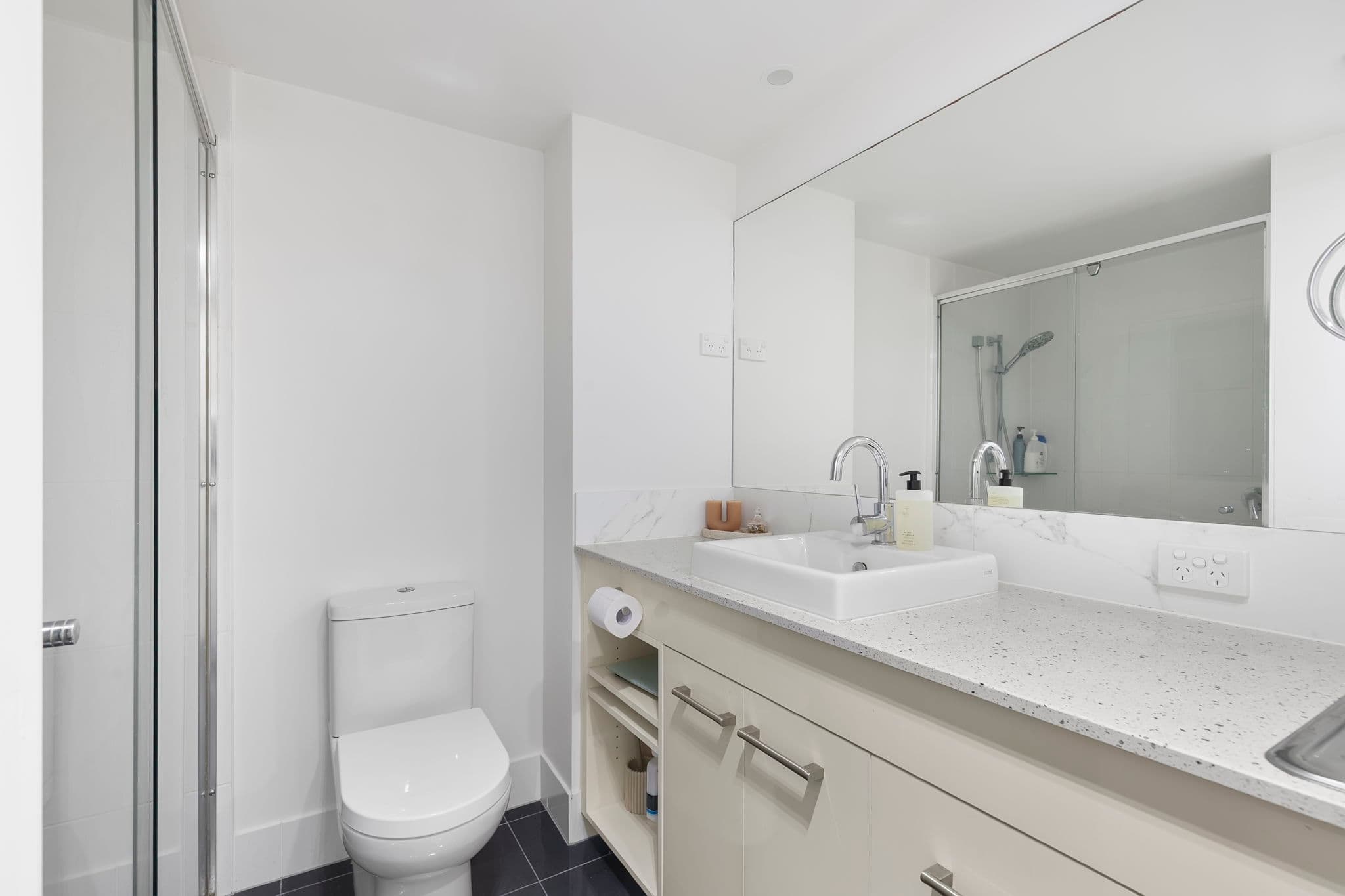 8/17 Mayhew Street, Sherwood - Thumbnail 7