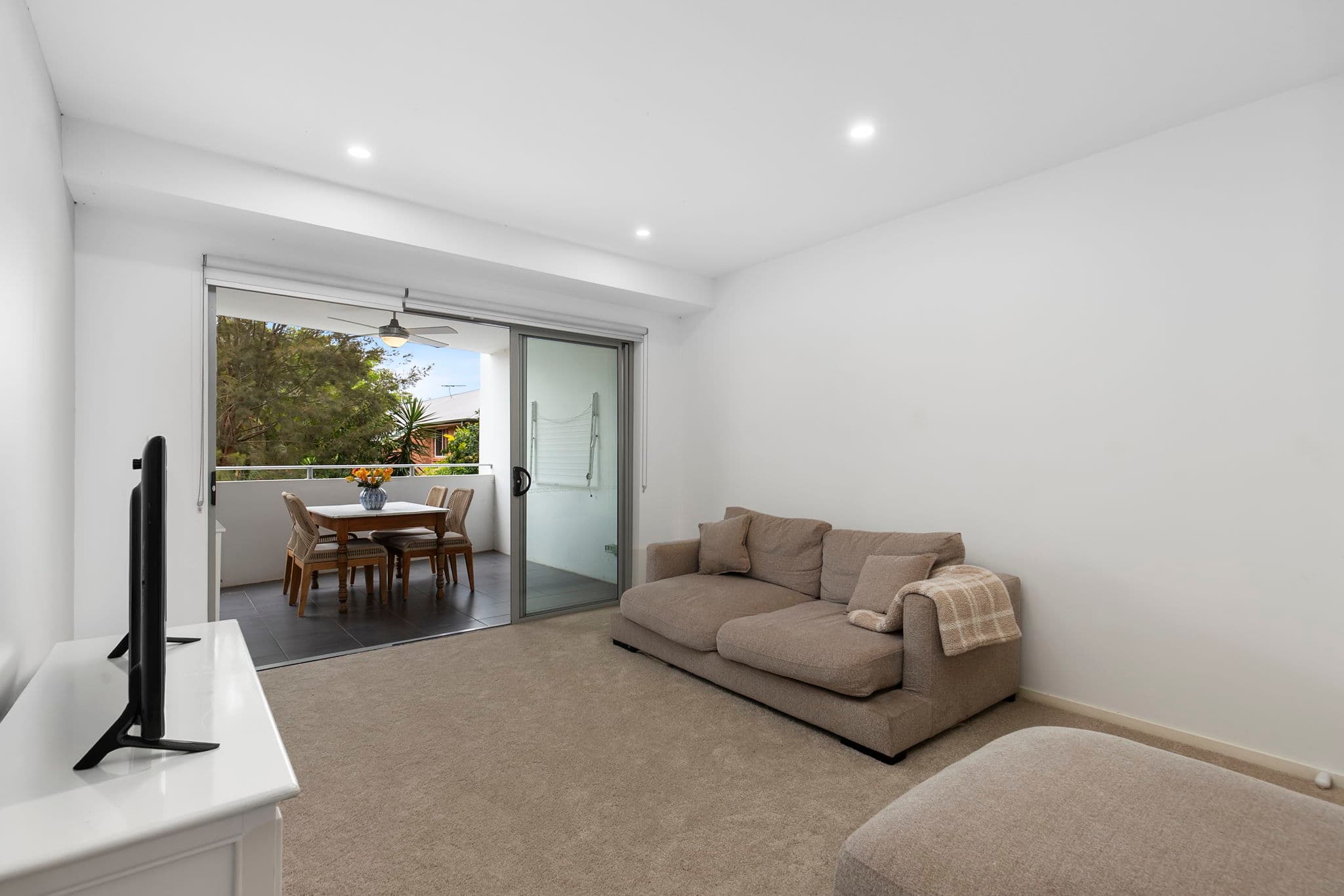 8/17 Mayhew Street, Sherwood - Thumbnail 2