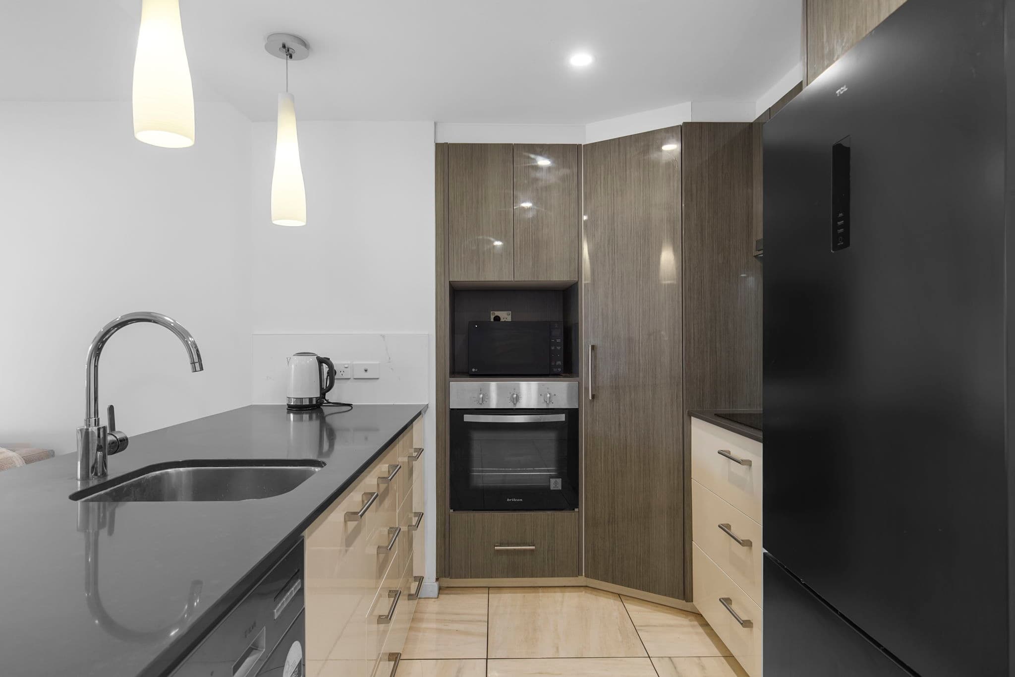 8/17 Mayhew Street, Sherwood - Thumbnail 5