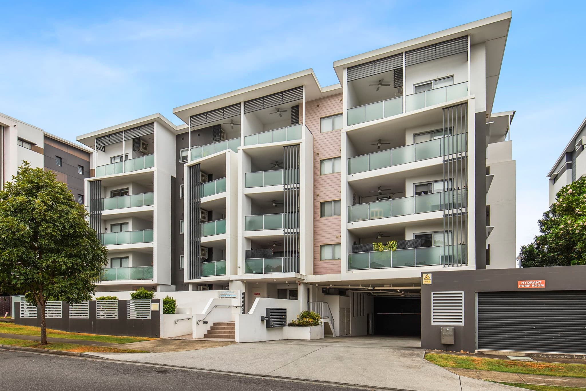 8/17 Mayhew Street, Sherwood - Image 1