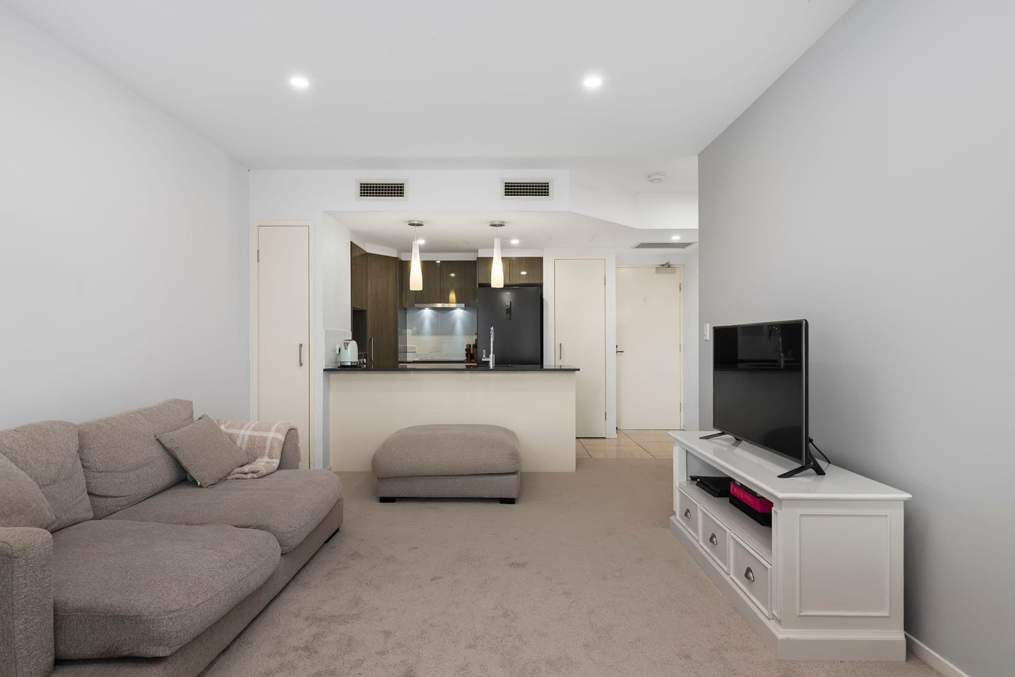 8/17 Mayhew Street, Sherwood - Thumbnail 4