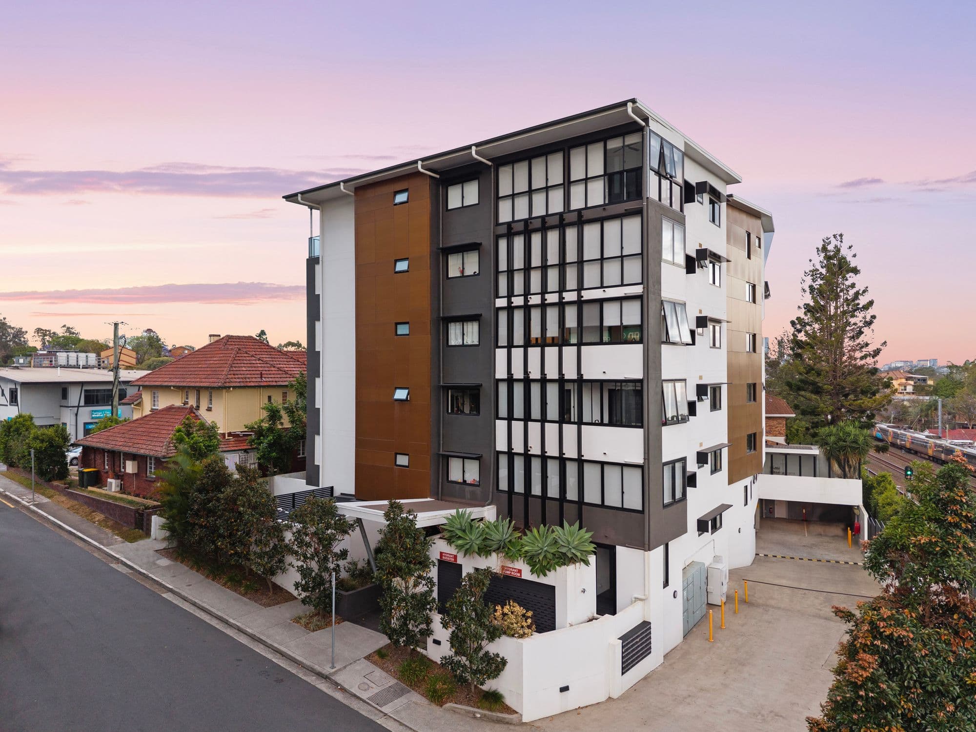 34/1 Harrys Road, Taringa - Thumbnail 2