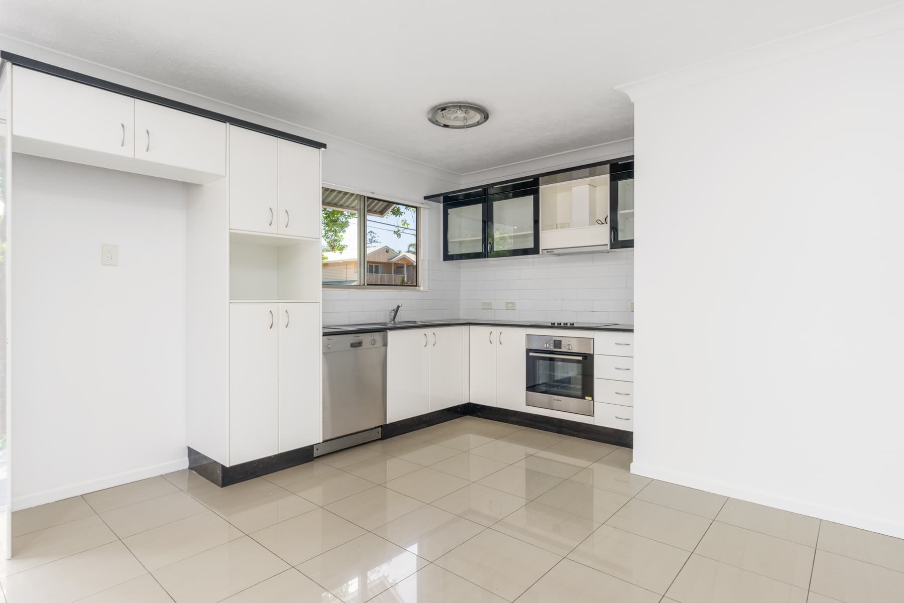 1/11 Croydon Street, Toowong - Thumbnail 4