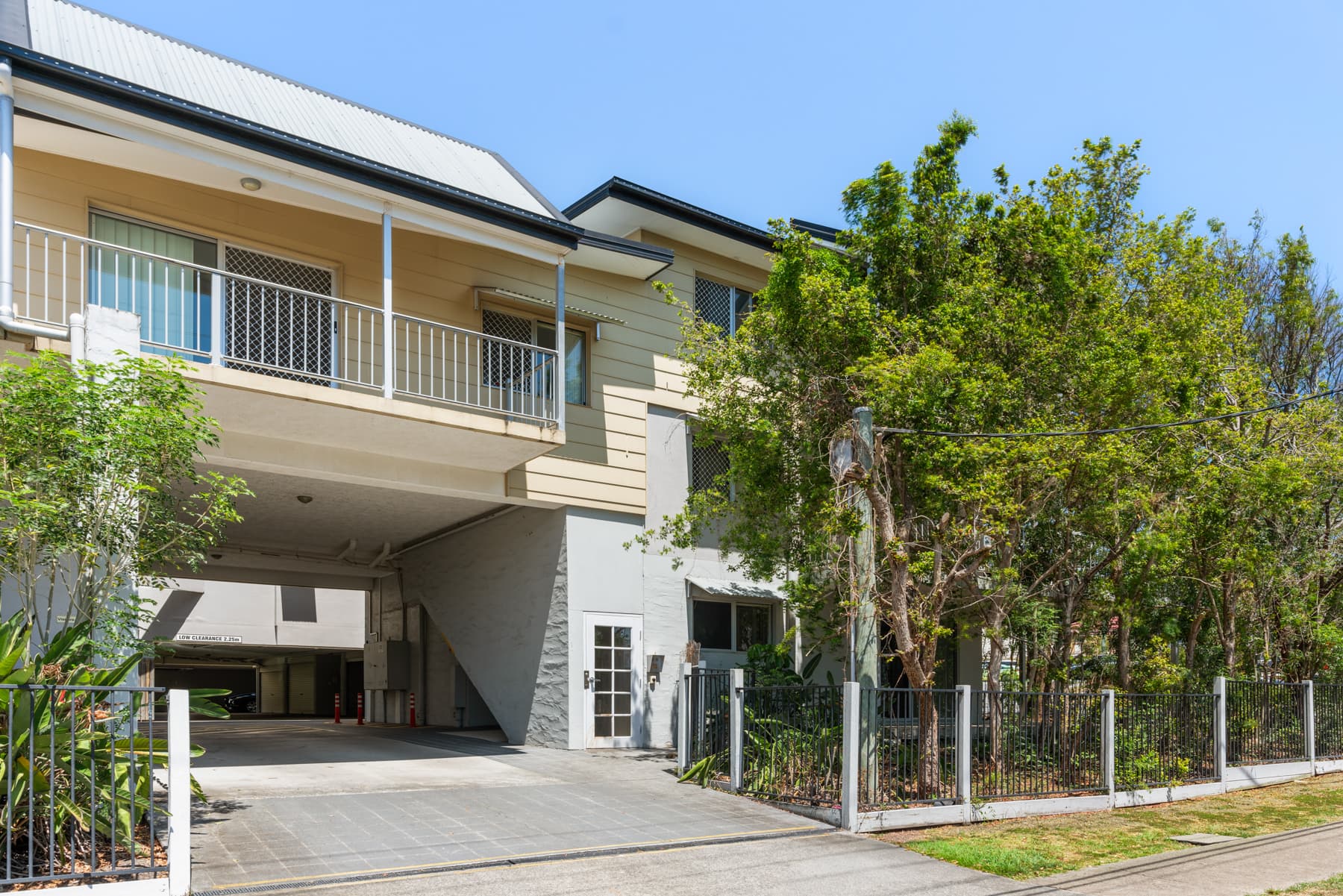 1/11 Croydon Street, Toowong - Thumbnail 2