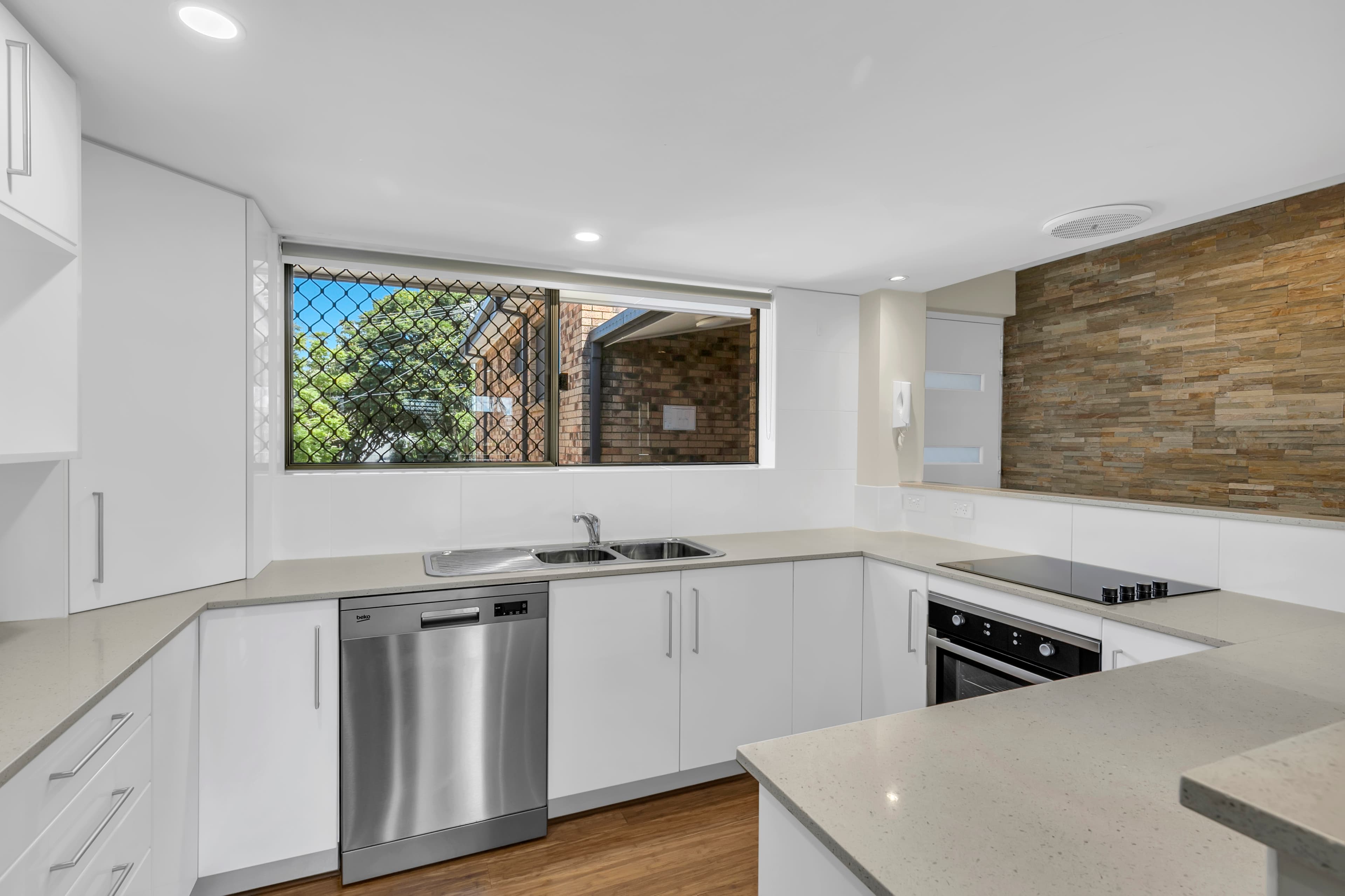 6/111 Station Road, Indooroopilly - Thumbnail 2