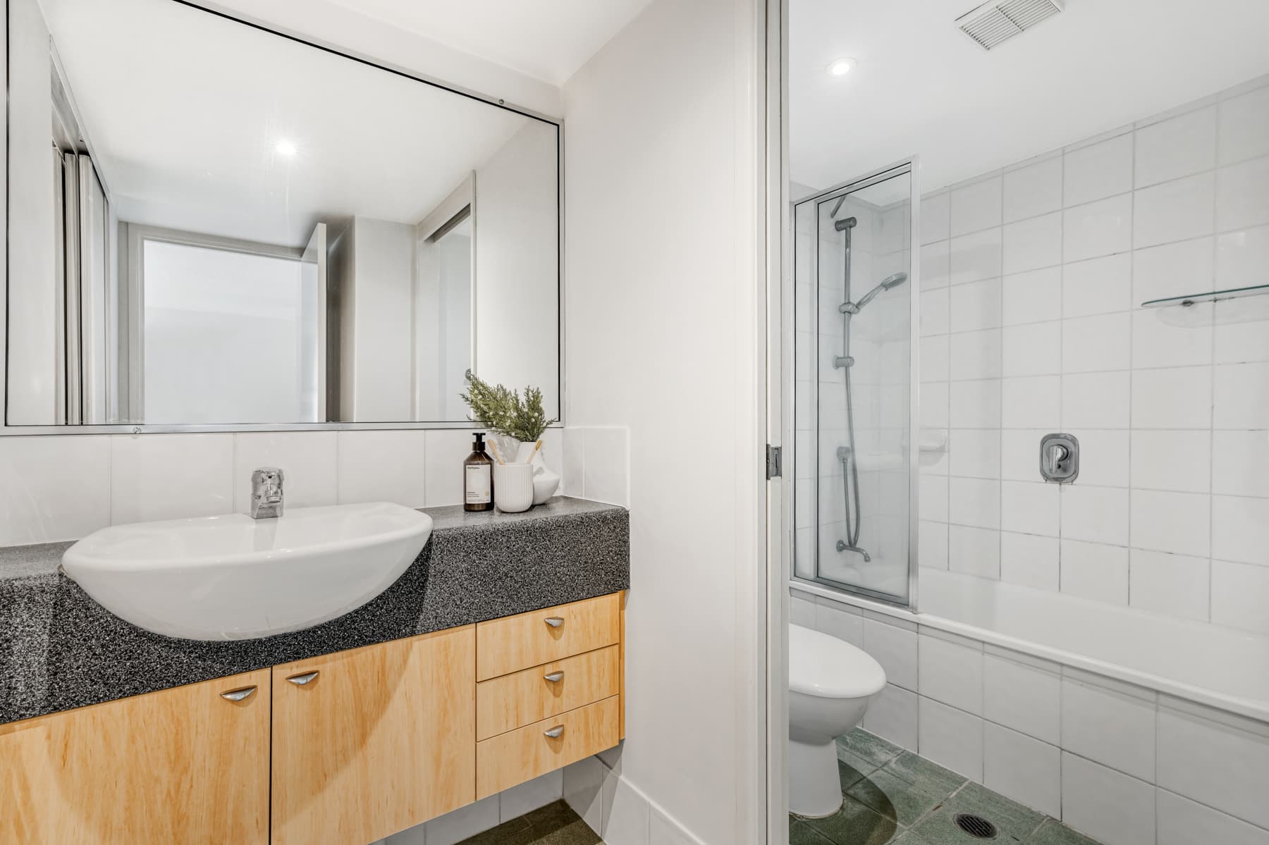 65/7 Landsborough Te..., Toowong - Thumbnail 7