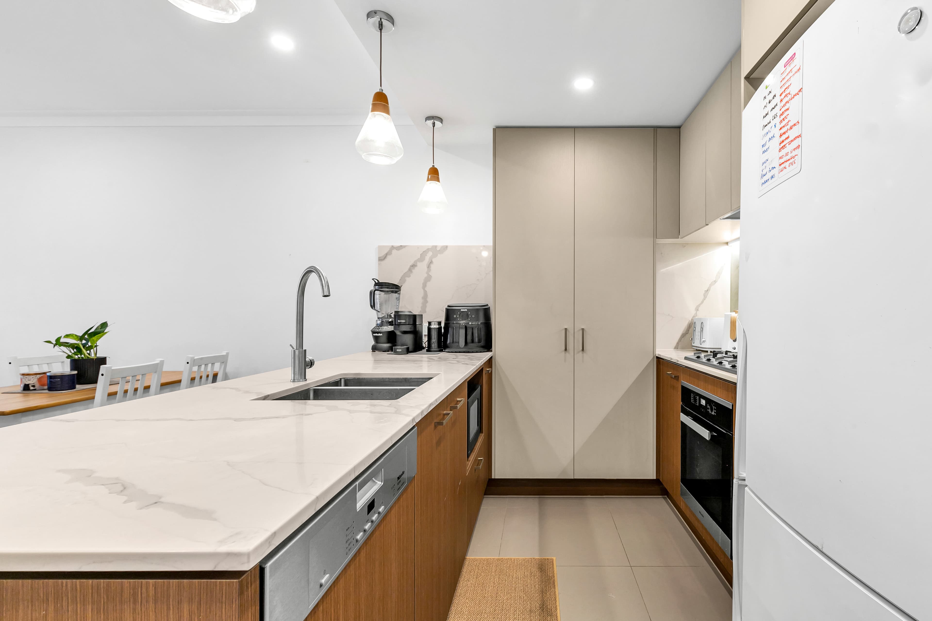 204/6 Algar Street, Windsor - Thumbnail 2