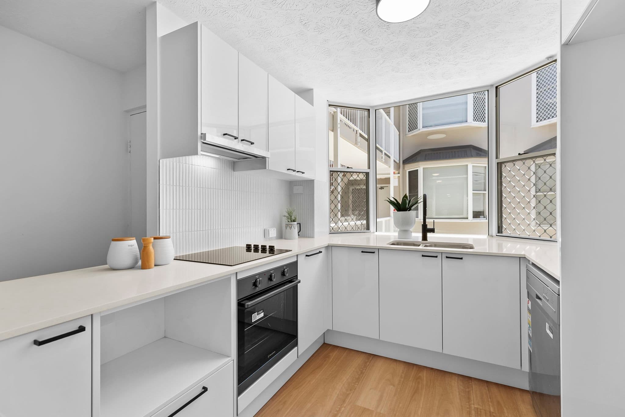 15/22 York Street, Indooroopilly - Thumbnail 2