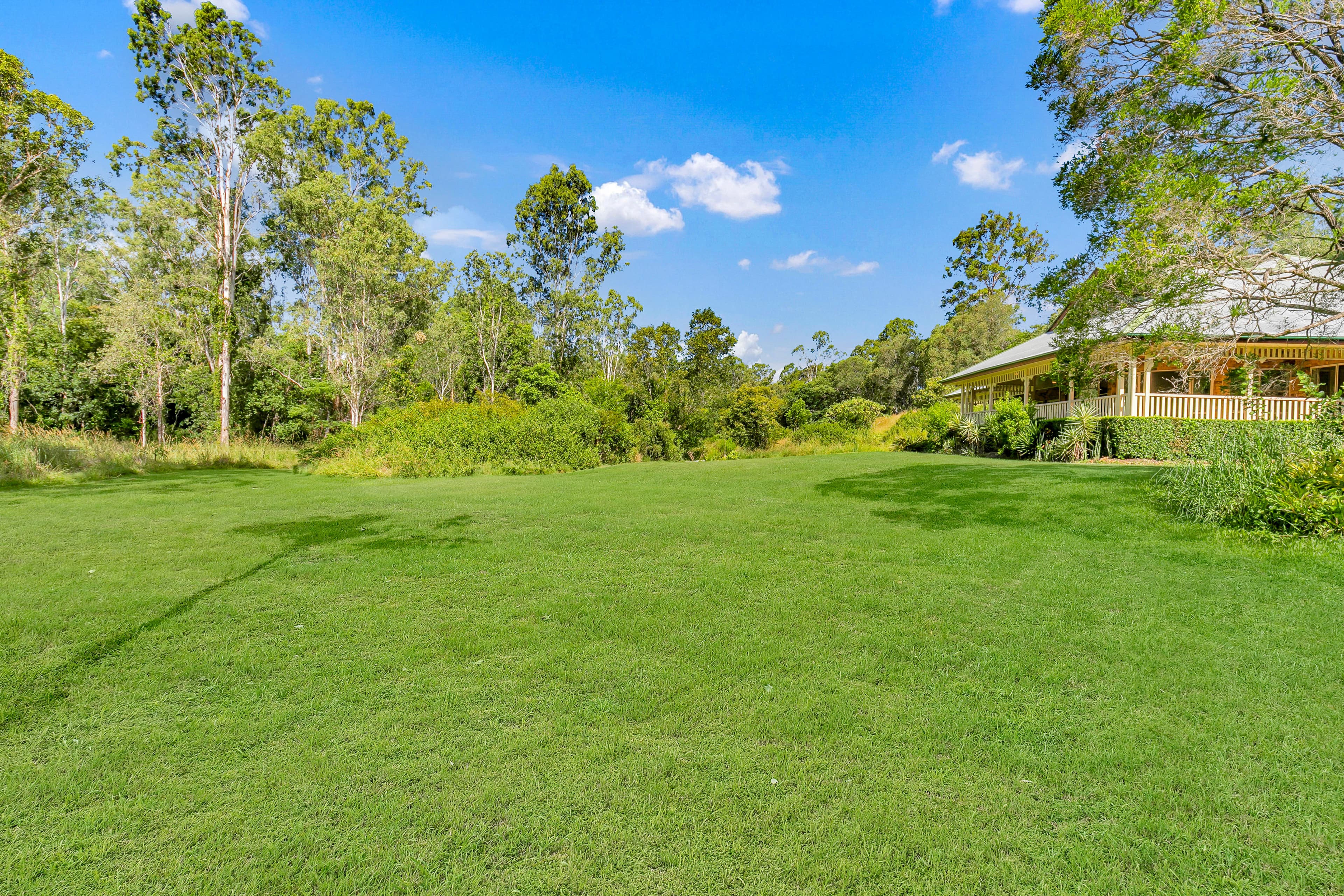 225 Grandview Road, Pullenvale - Thumbnail 2