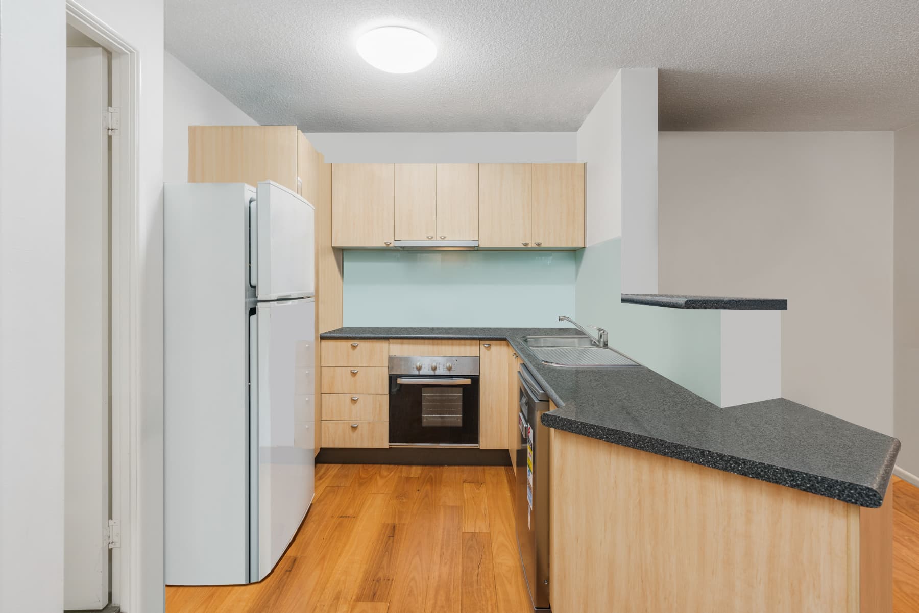 29/7 Landsborough Te..., Toowong - Thumbnail 5