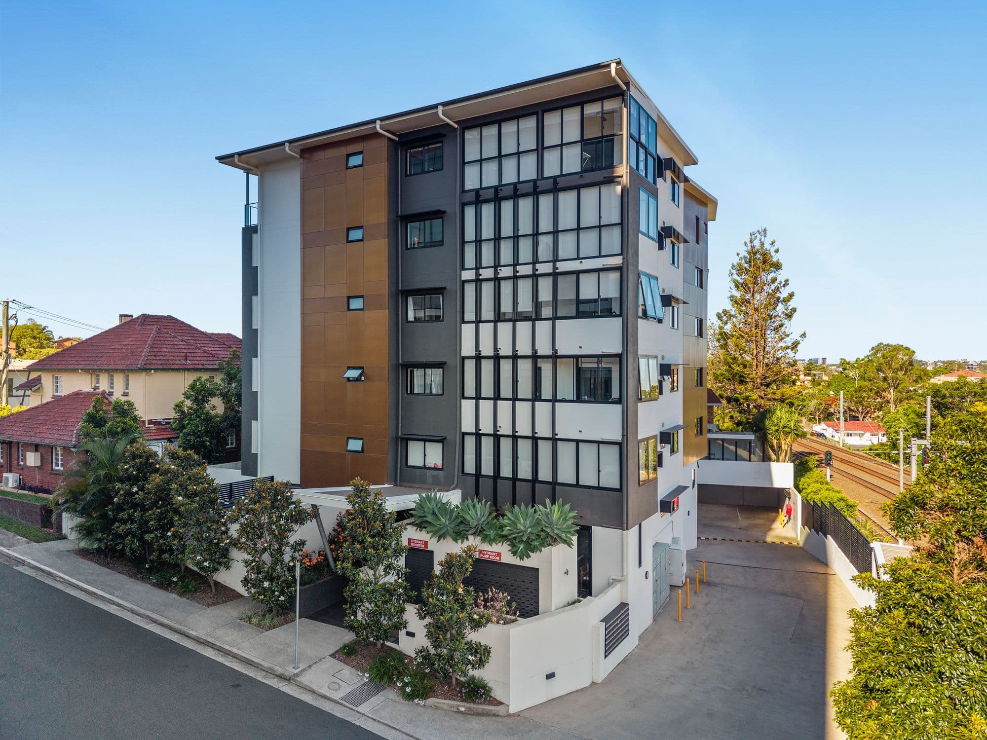 32/1 Harrys Road, Taringa - Image 1