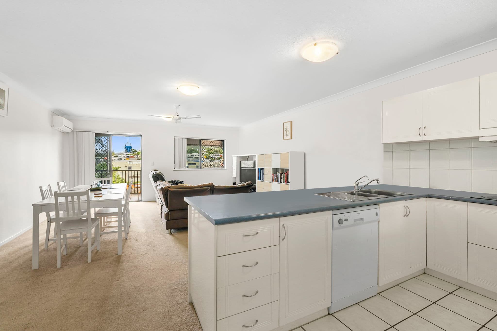 2/54 York Street, Indooroopilly - Thumbnail 3