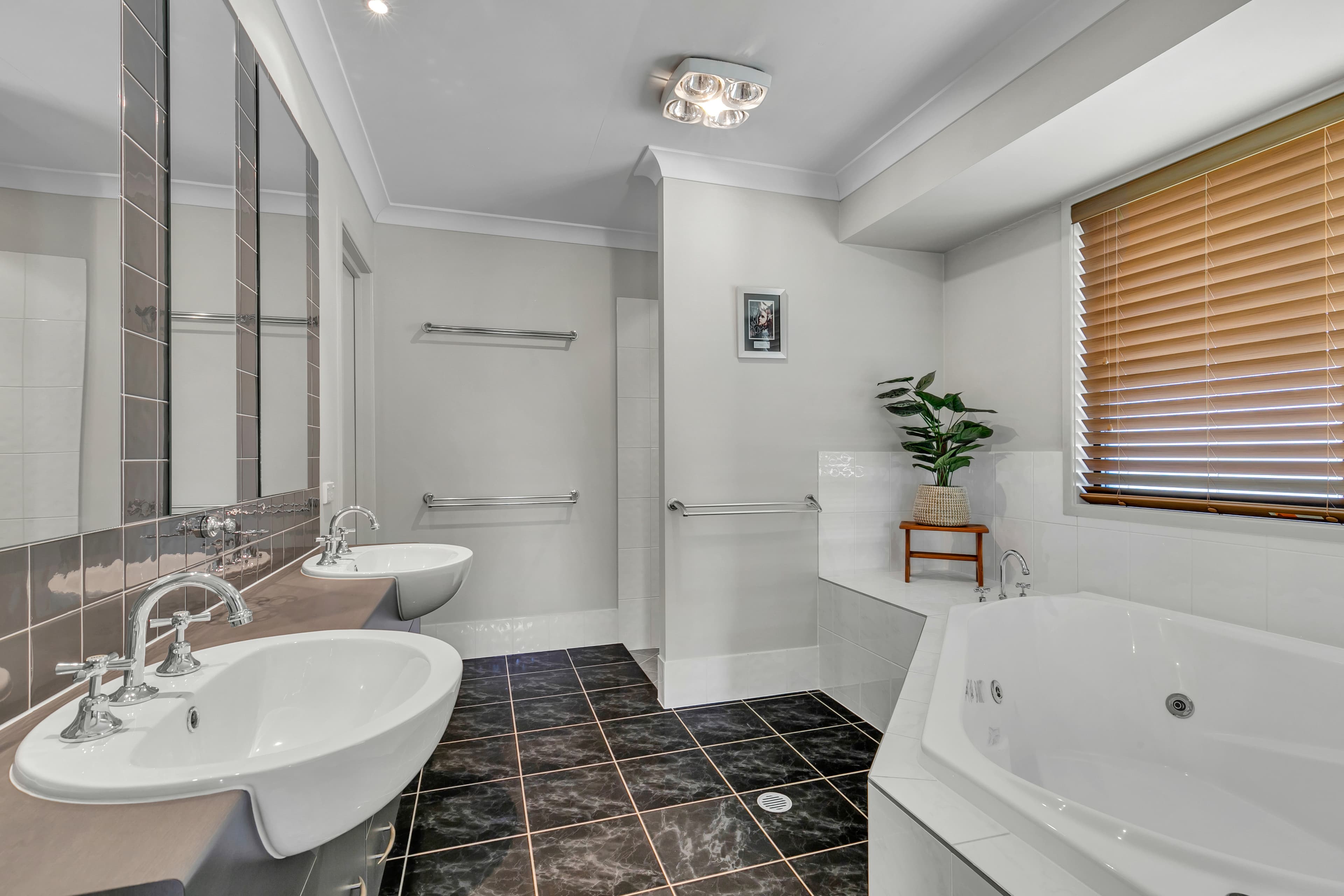 21 Foundation Street, Collingwood Park - Thumbnail 4