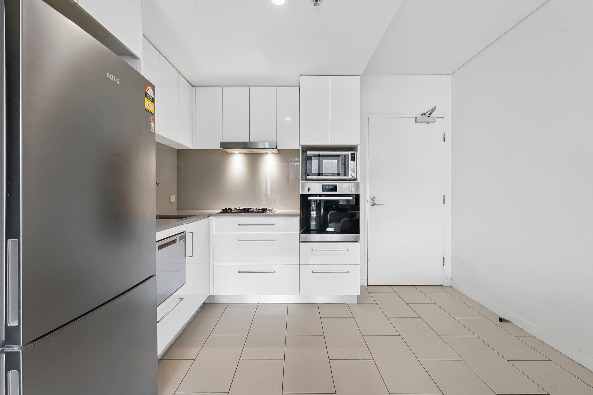1005/16 Hamilton Pla..., Bowen Hills - Thumbnail 2