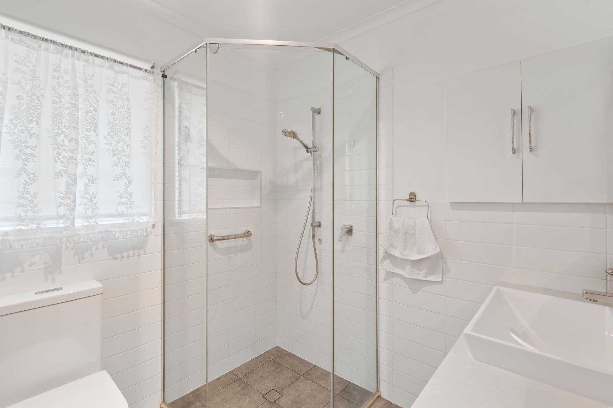 26 Lowanna Street, Kenmore - Thumbnail 8
