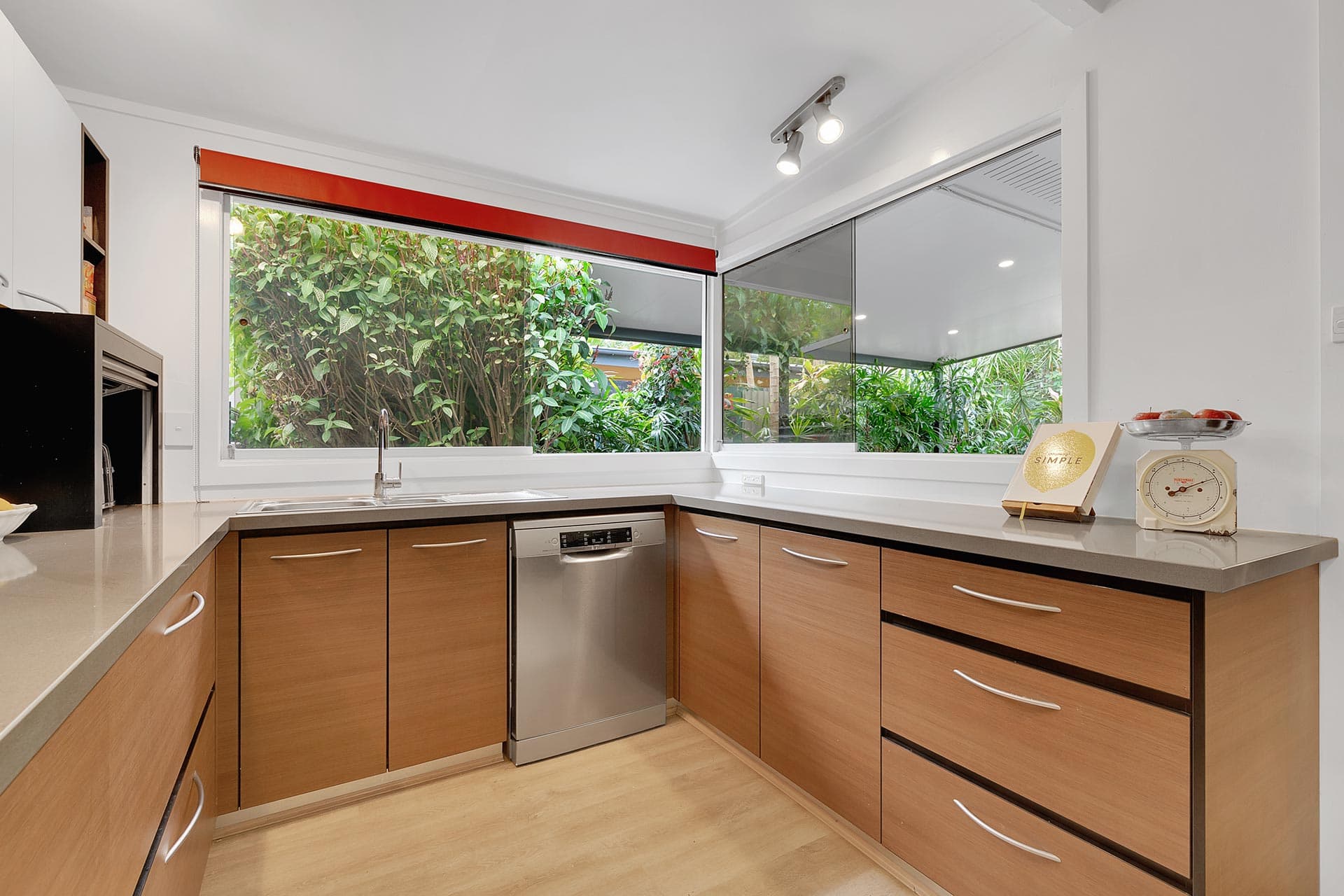 56 Moordale Street, Chapel Hill - Thumbnail 3
