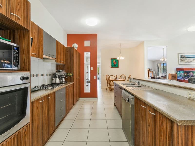 55 Turrbal Street, Bellbowrie - Thumbnail 2
