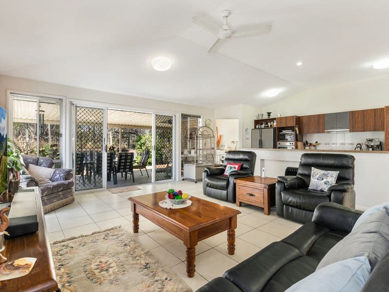 55 Turrbal Street, Bellbowrie - Thumbnail 3