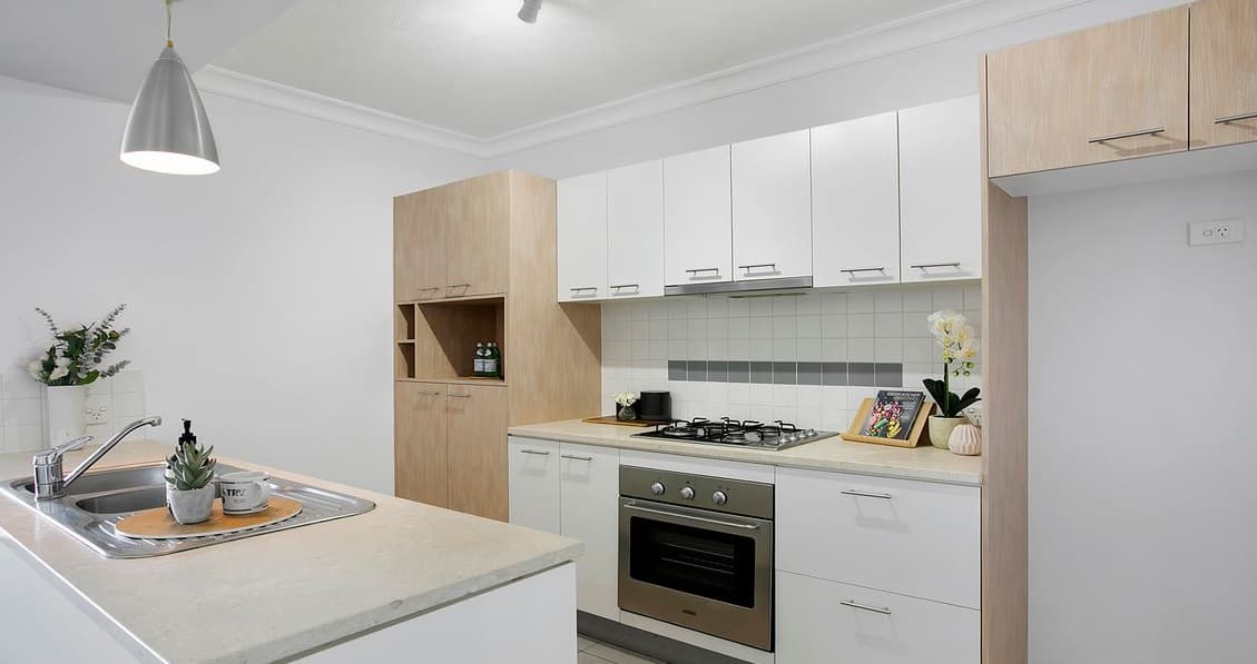8/16 Grosvenor Road, Indooroopilly - Thumbnail 2