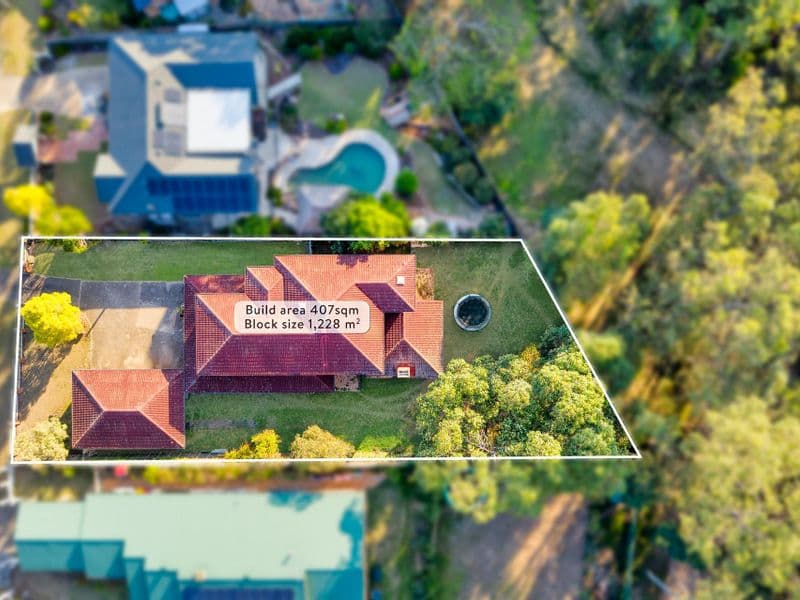 16 Peebles Place, Chapel Hill - Image 1